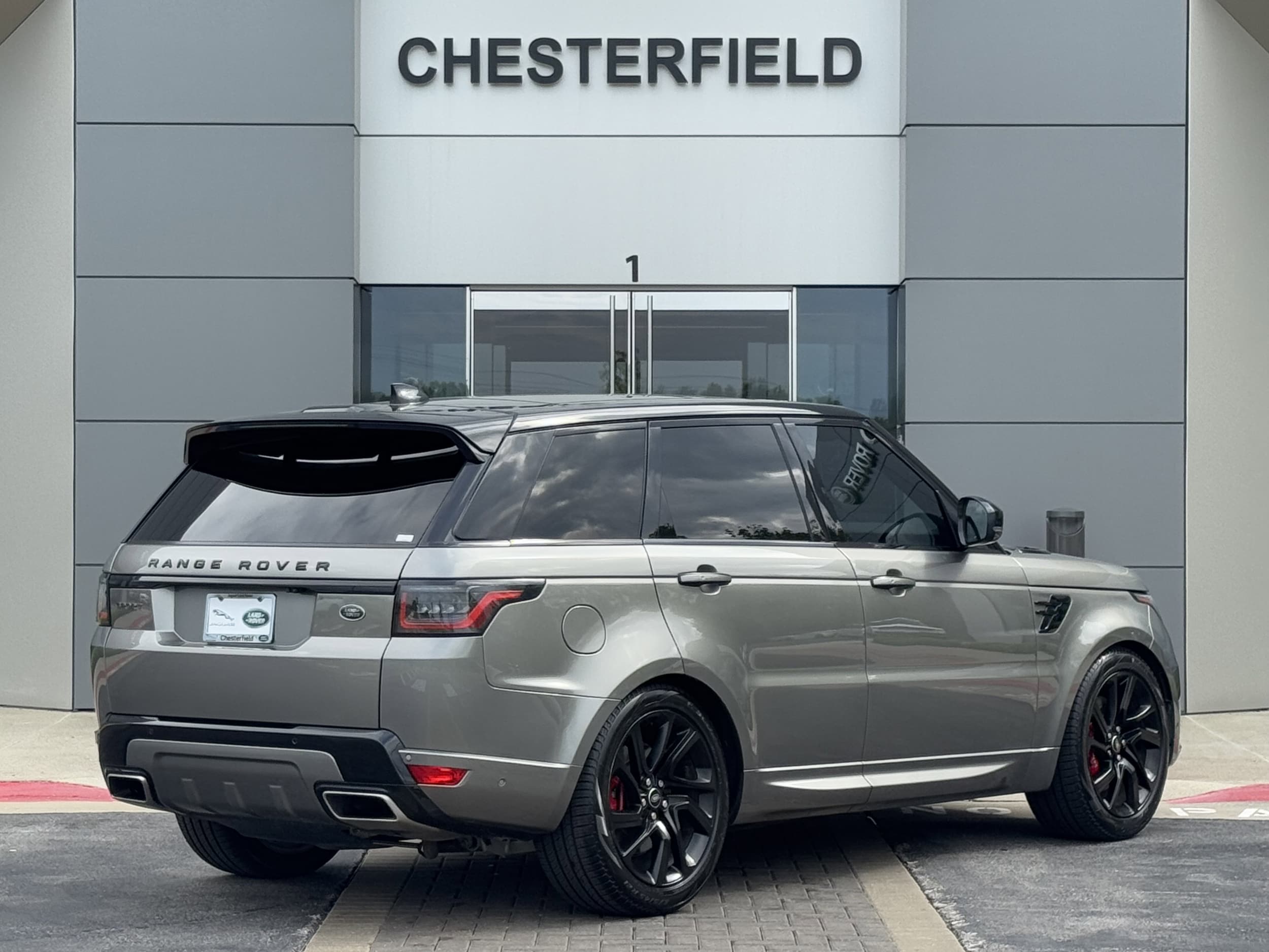 Used 2018 Land Rover Range Rover Sport HSE Dynamic with VIN SALWV2SV7JA401520 for sale in Chesterfield, MO