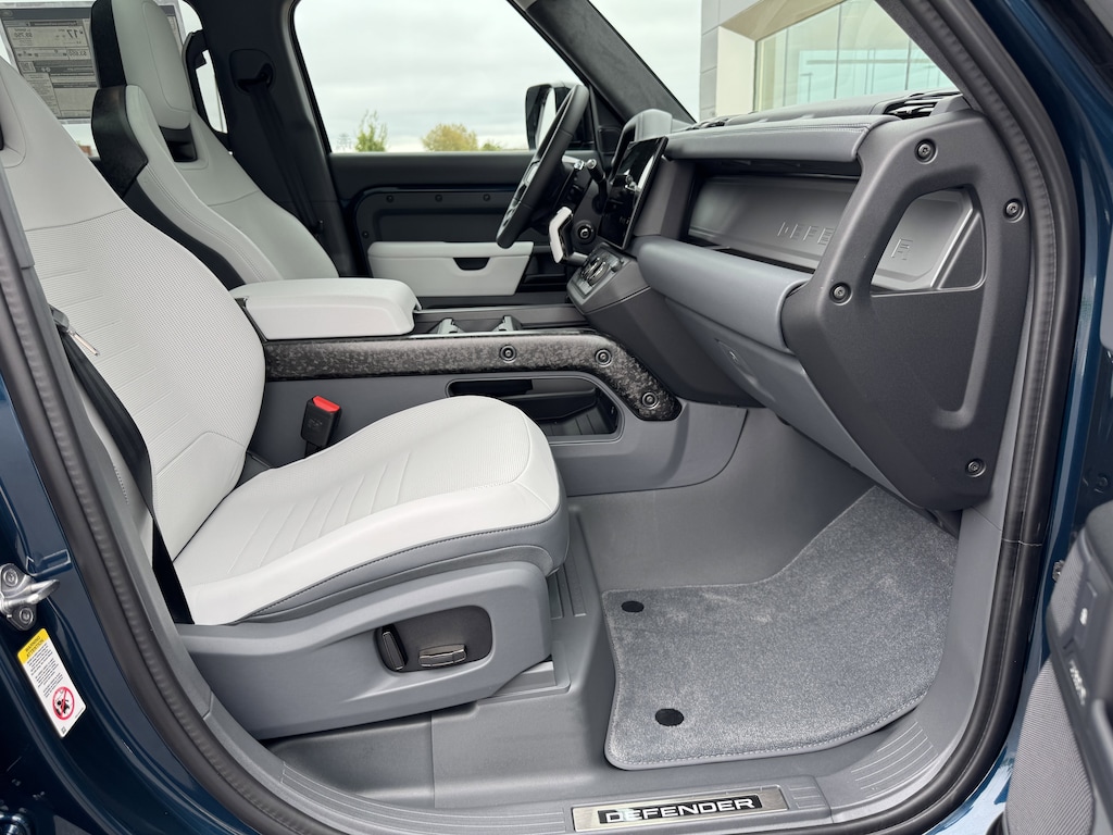 New 2026 Land Rover Defender 110 Octa 635PS SUV