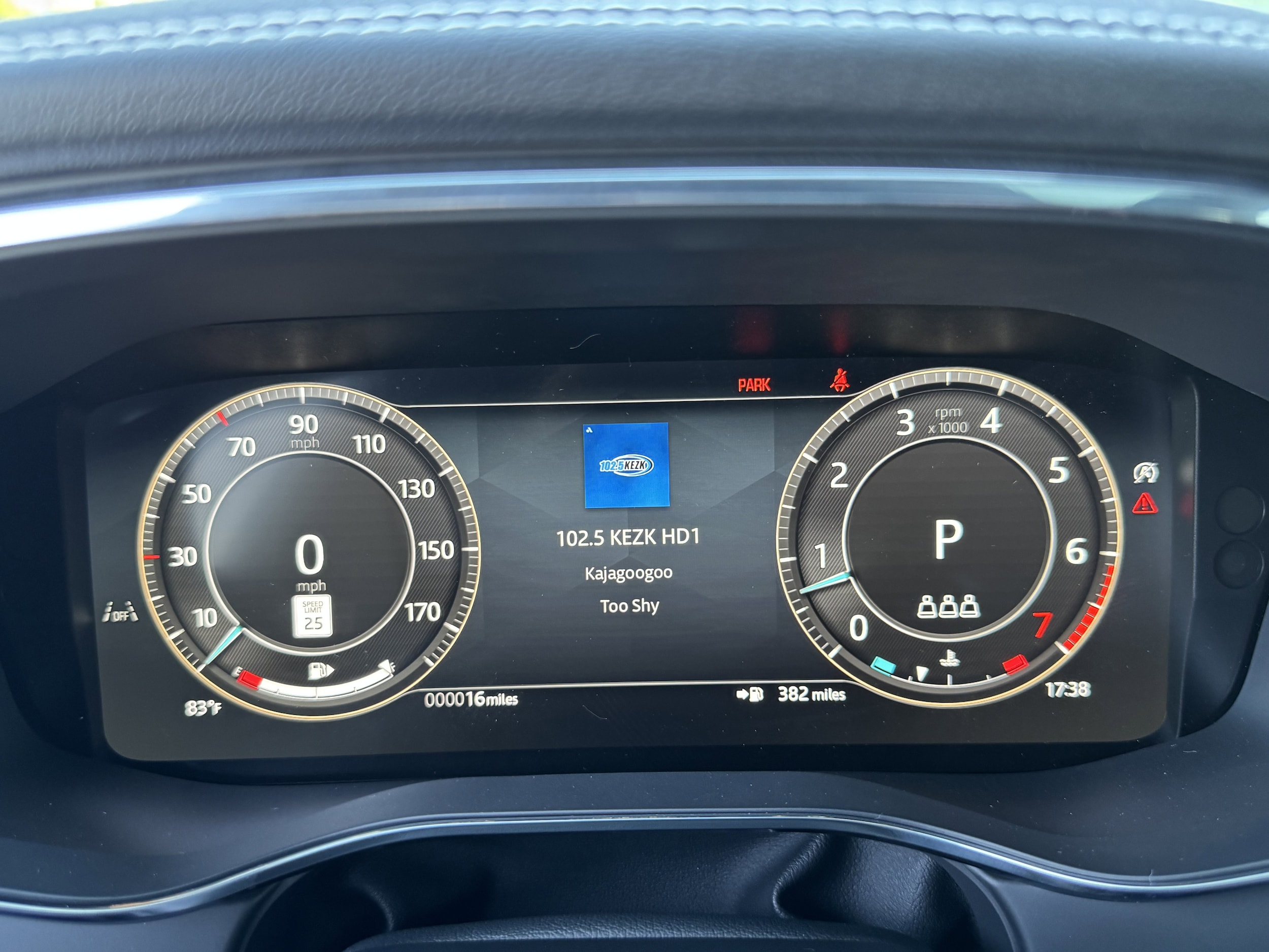 2026 Jaguar F-Pace R-Dynamic S - Photo 18