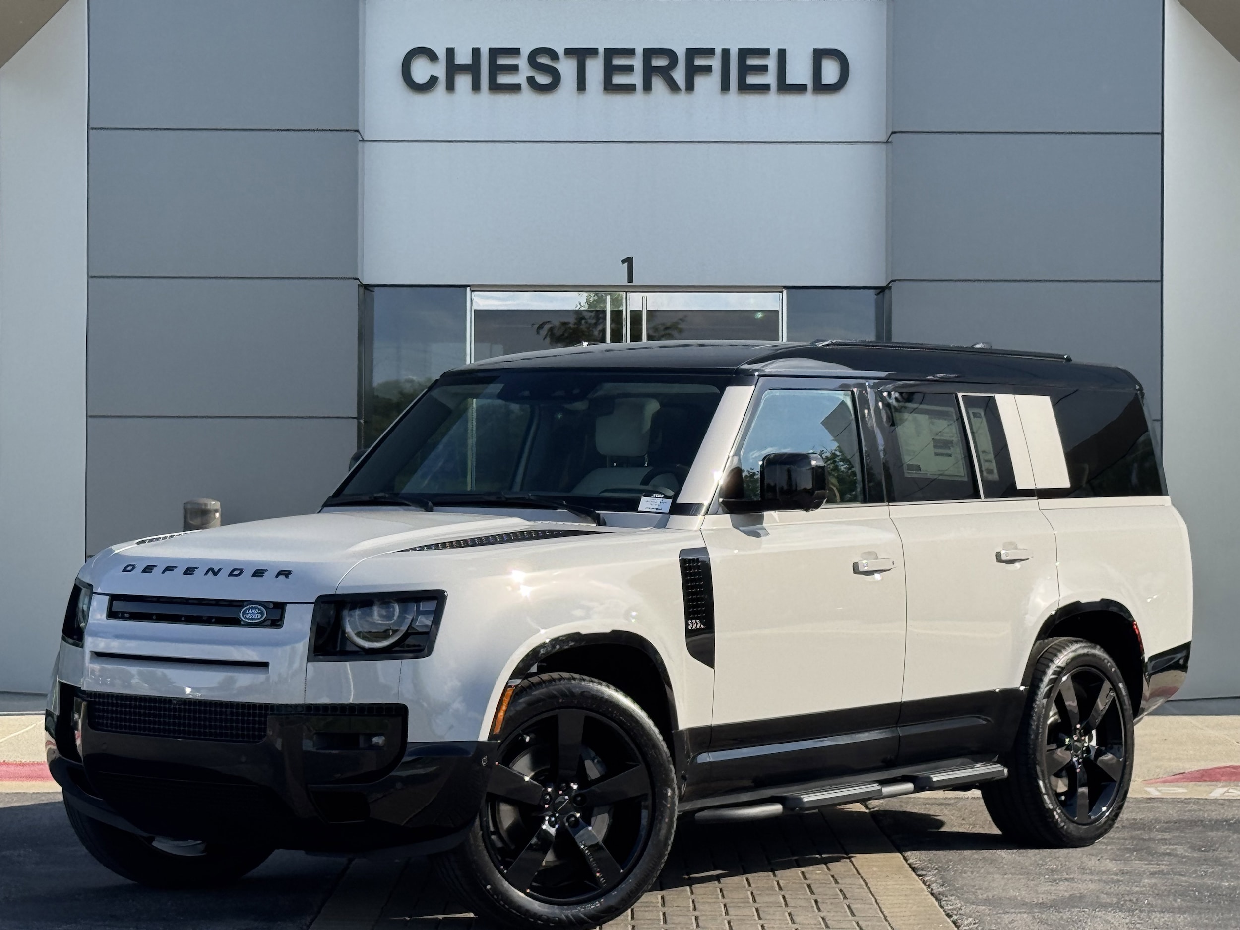 2026 Land Rover Defender 130 X-Dynamic SE P400's photo