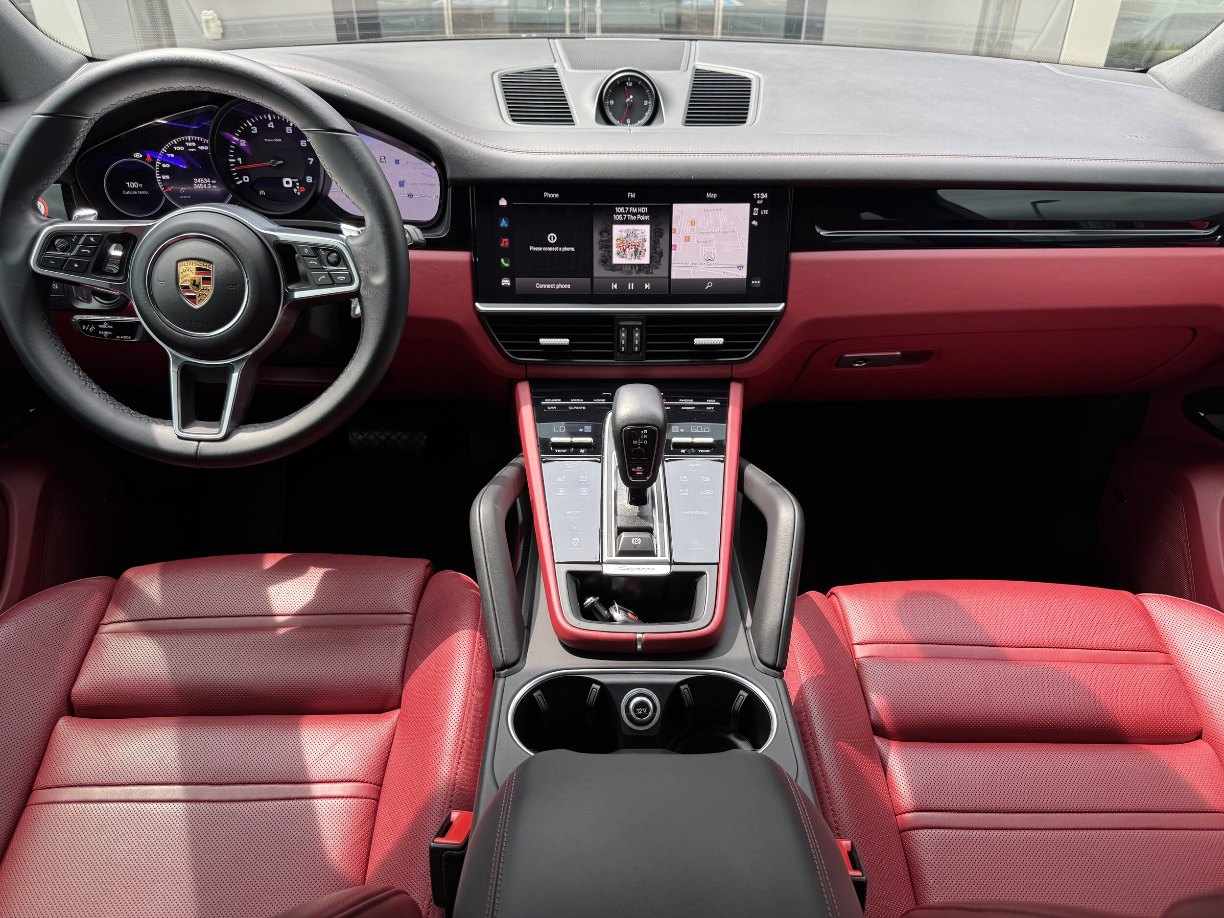 2023 Porsche Cayenne Platinum Edition photo 3