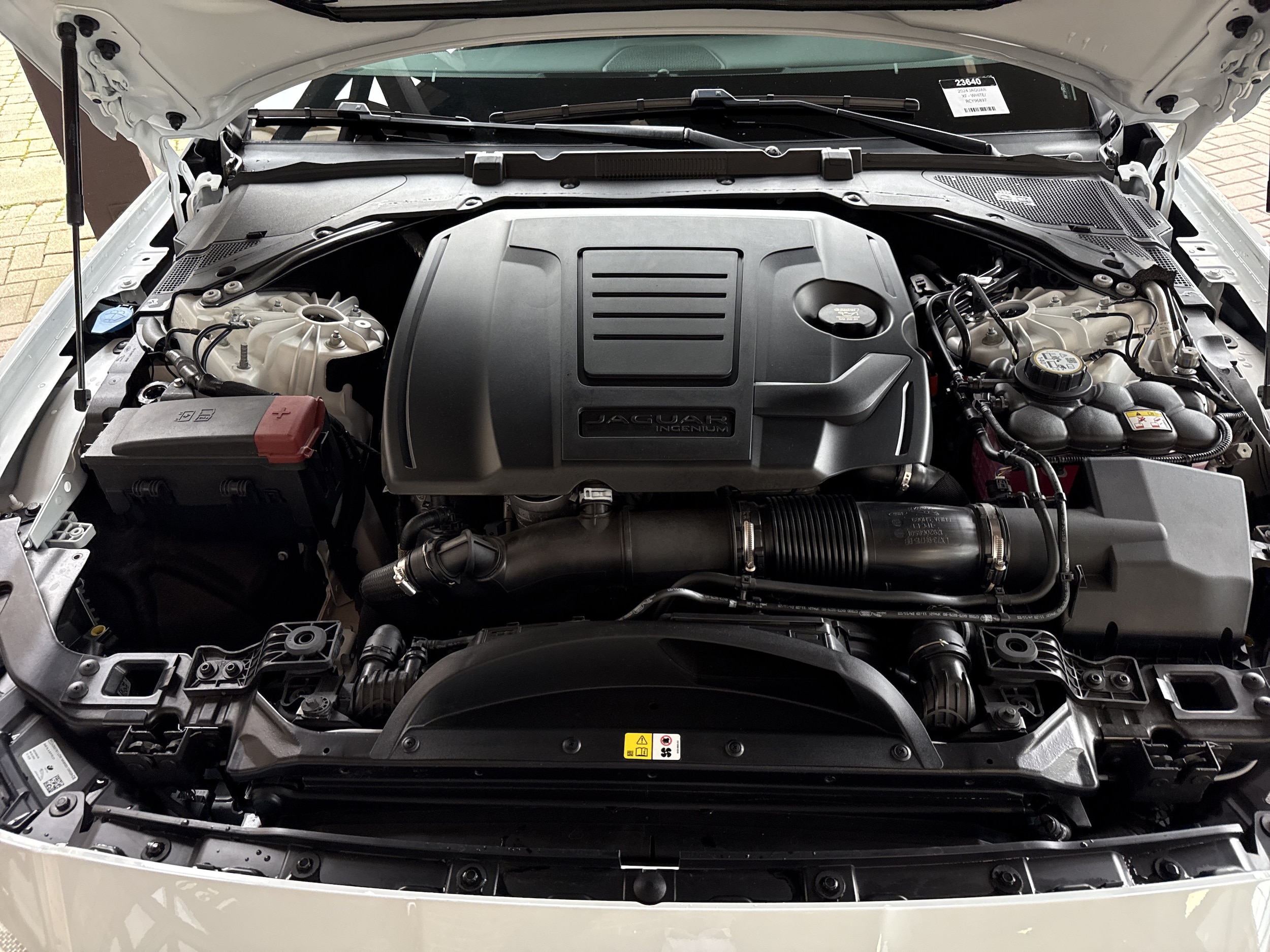 2024 Jaguar XF R-Dynamic SE - Photo 31
