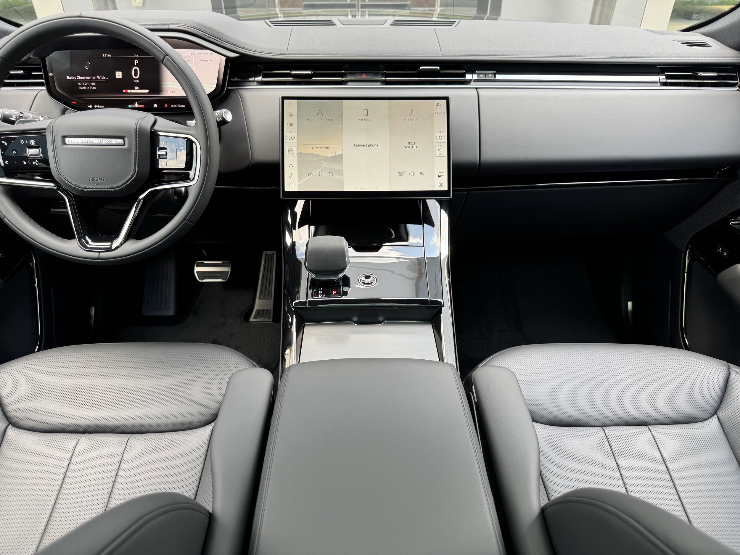 2025 Land Rover Range Rover Sport SE photo 4