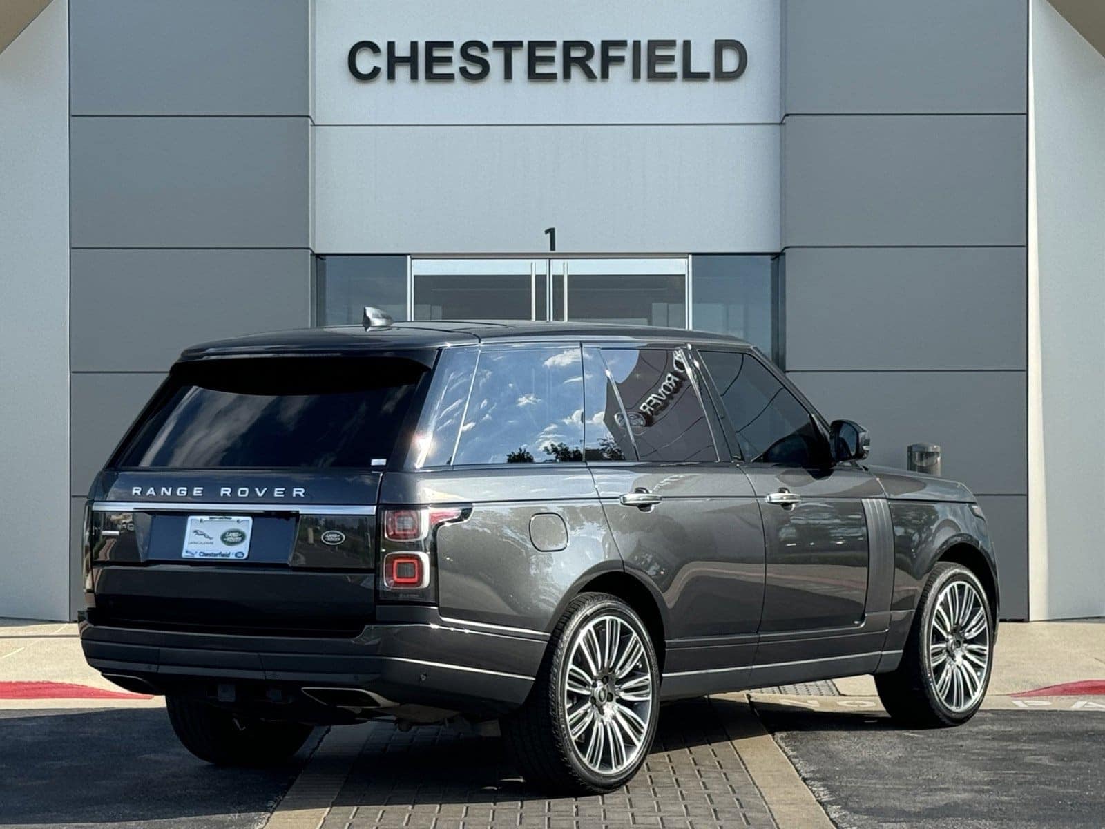 Certified 2018 Land Rover Range Rover Autobiography with VIN SALGV2RE0JA396509 for sale in Chesterfield, MO