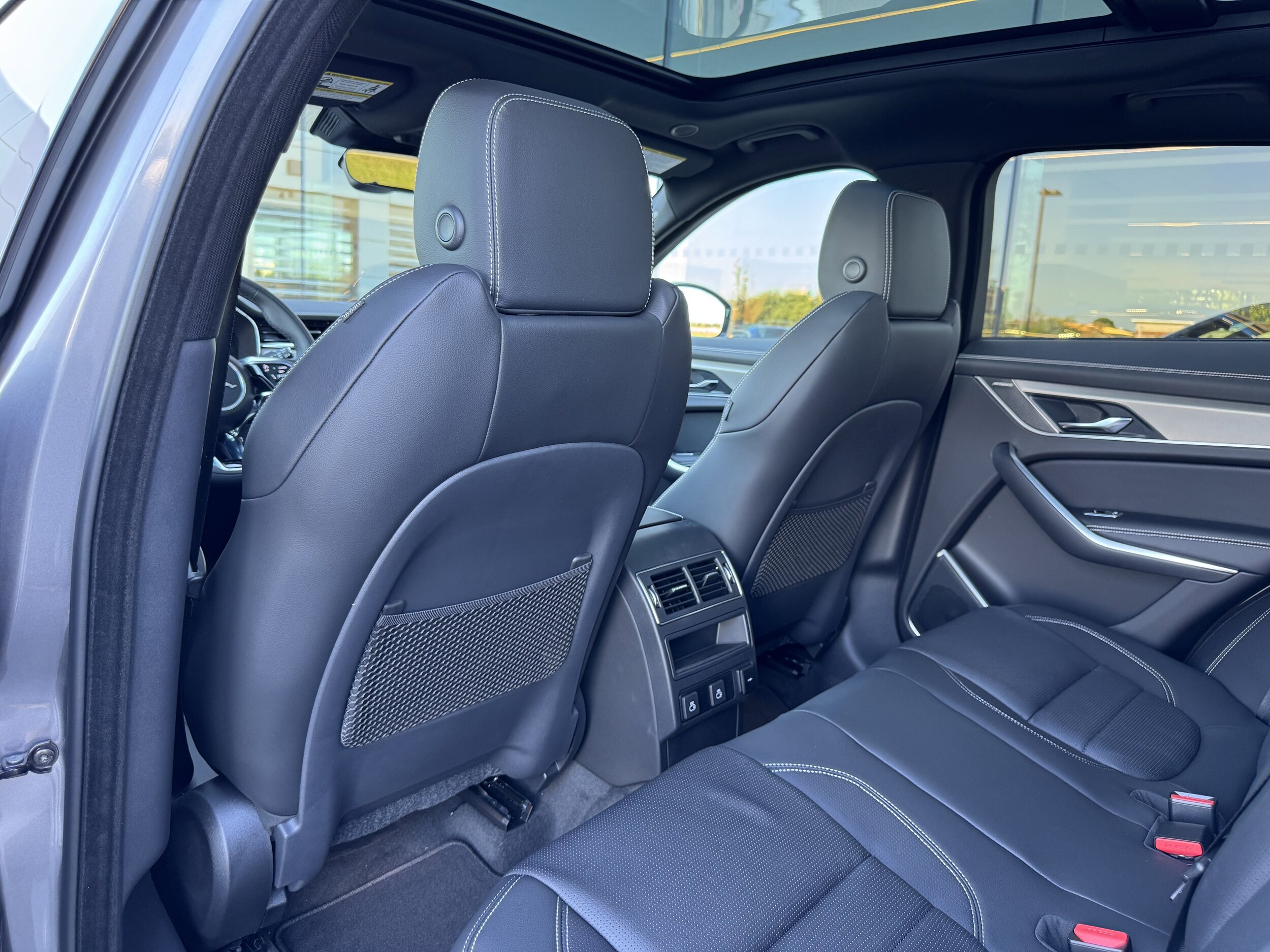 2026 Jaguar F-Pace R-Dynamic S - Photo 26