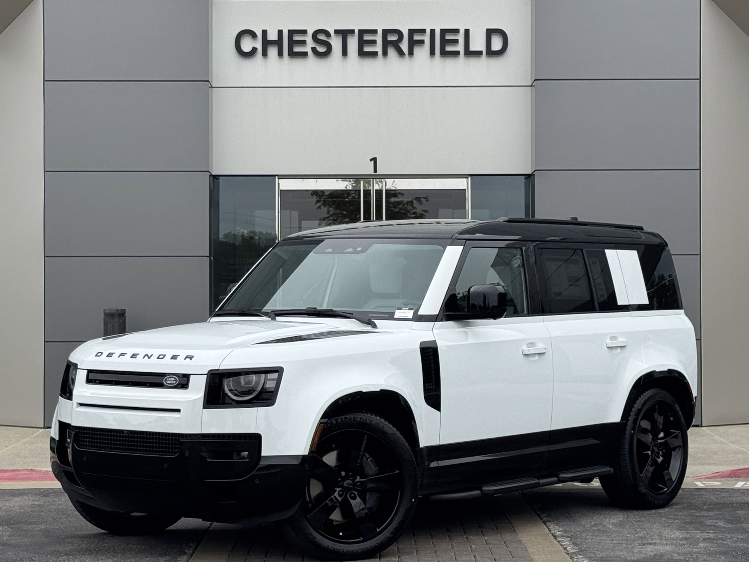 2026 Land Rover Defender 110 X-Dynamic SE P400's photo