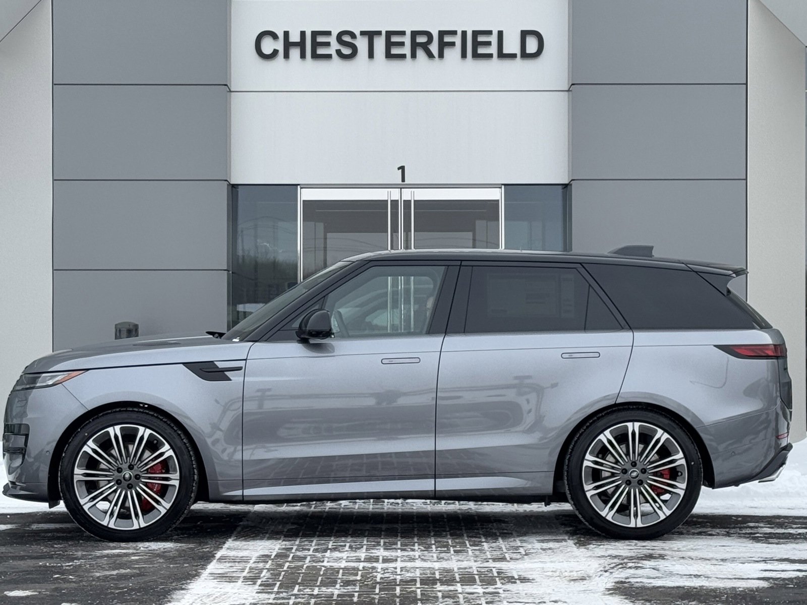 2025 Land Rover Range Rover Sport SE photo 3