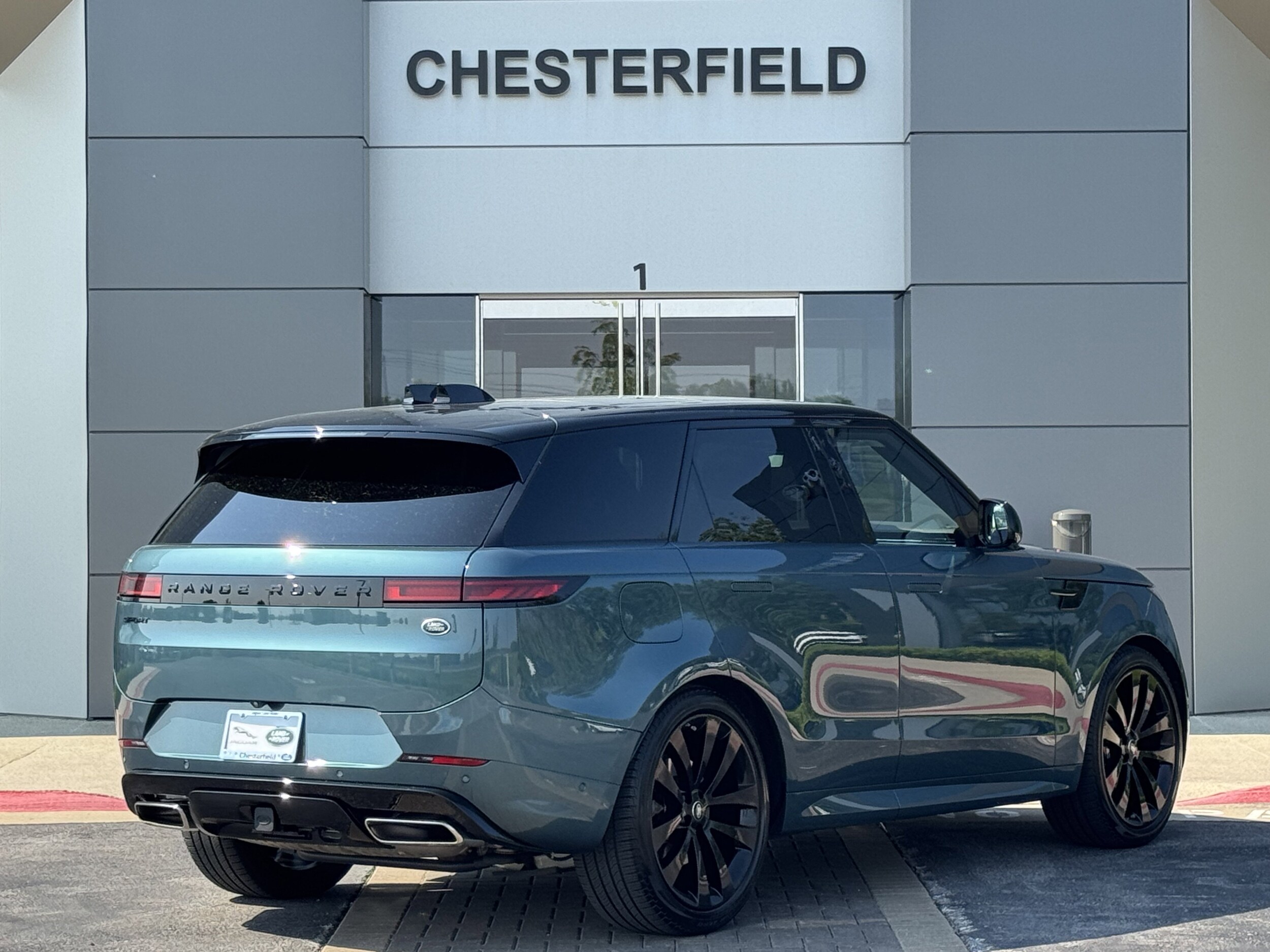 2023 Land Rover Range Rover Sport SE photo 2