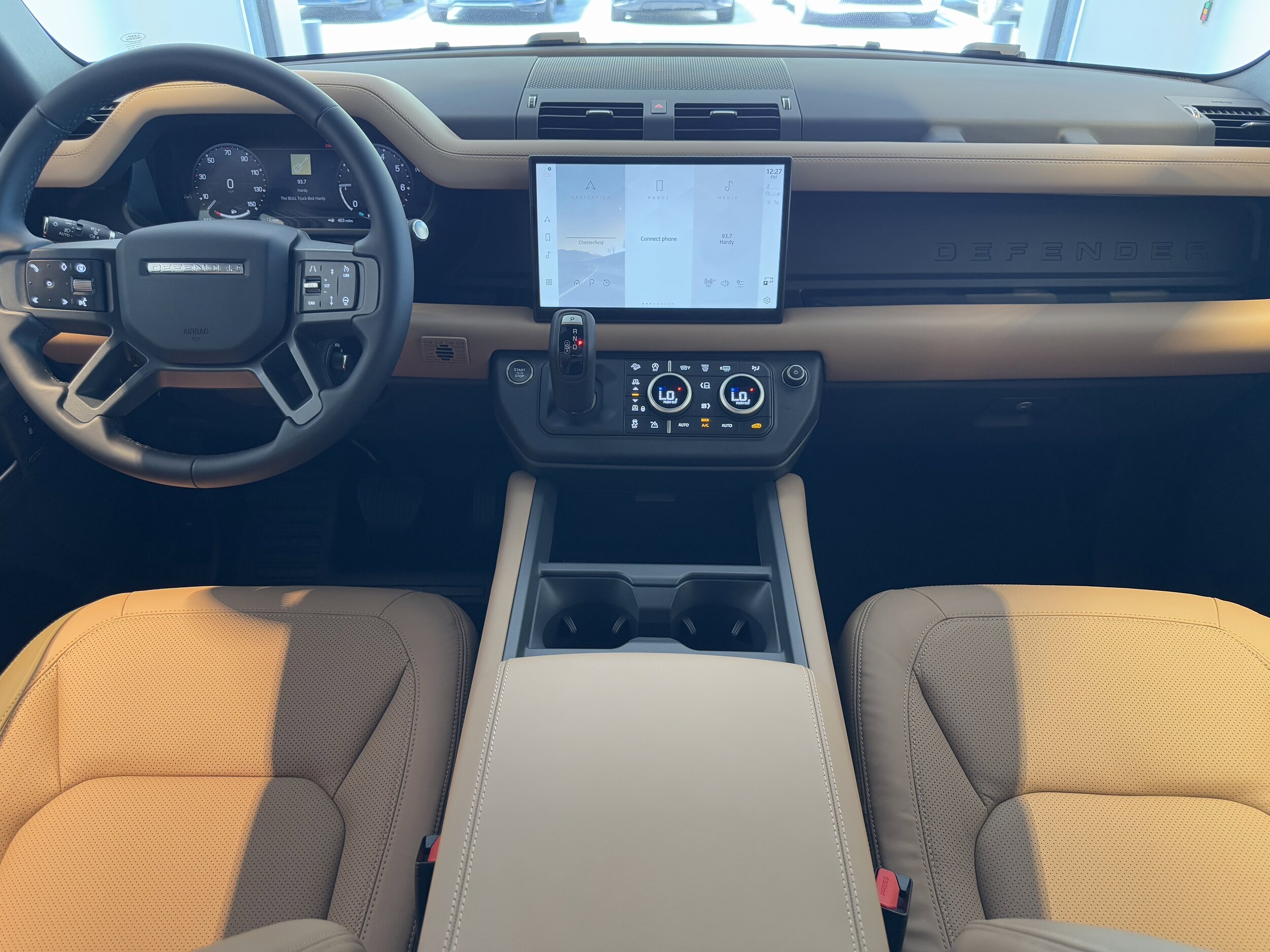 2025 Land Rover Defender 130 X-Dynamic SE photo 4