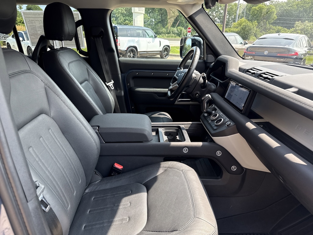 Used 2022 Land Rover Defender SE SUV