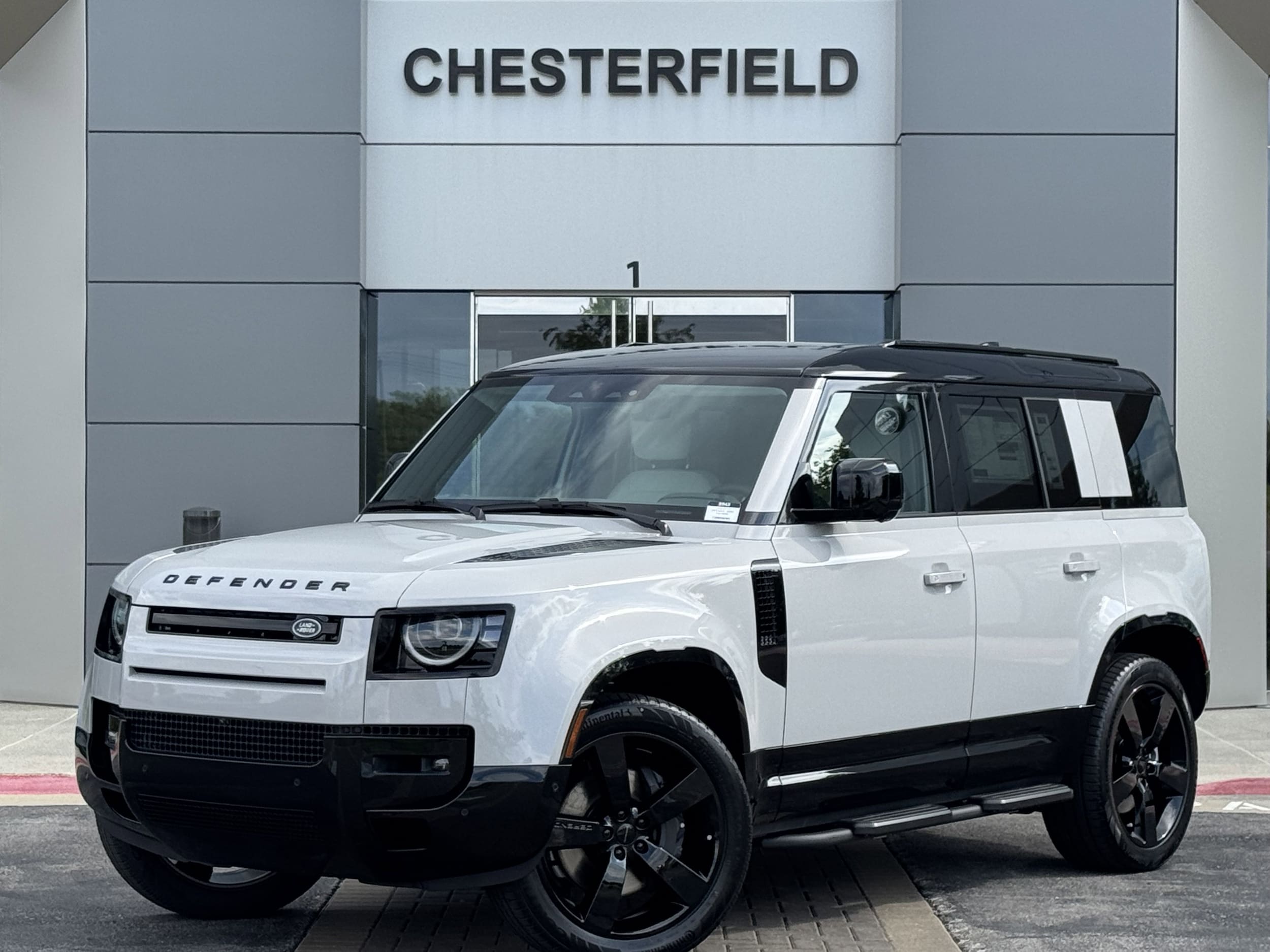 2026 Land Rover Defender 110 X-Dynamic SE P400's photo