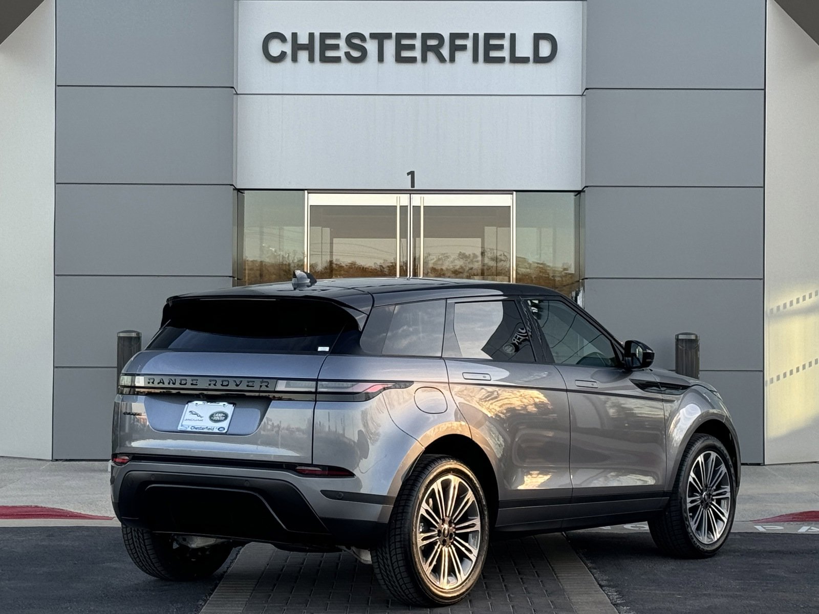 2025 Land Rover Range Rover Evoque S photo 2