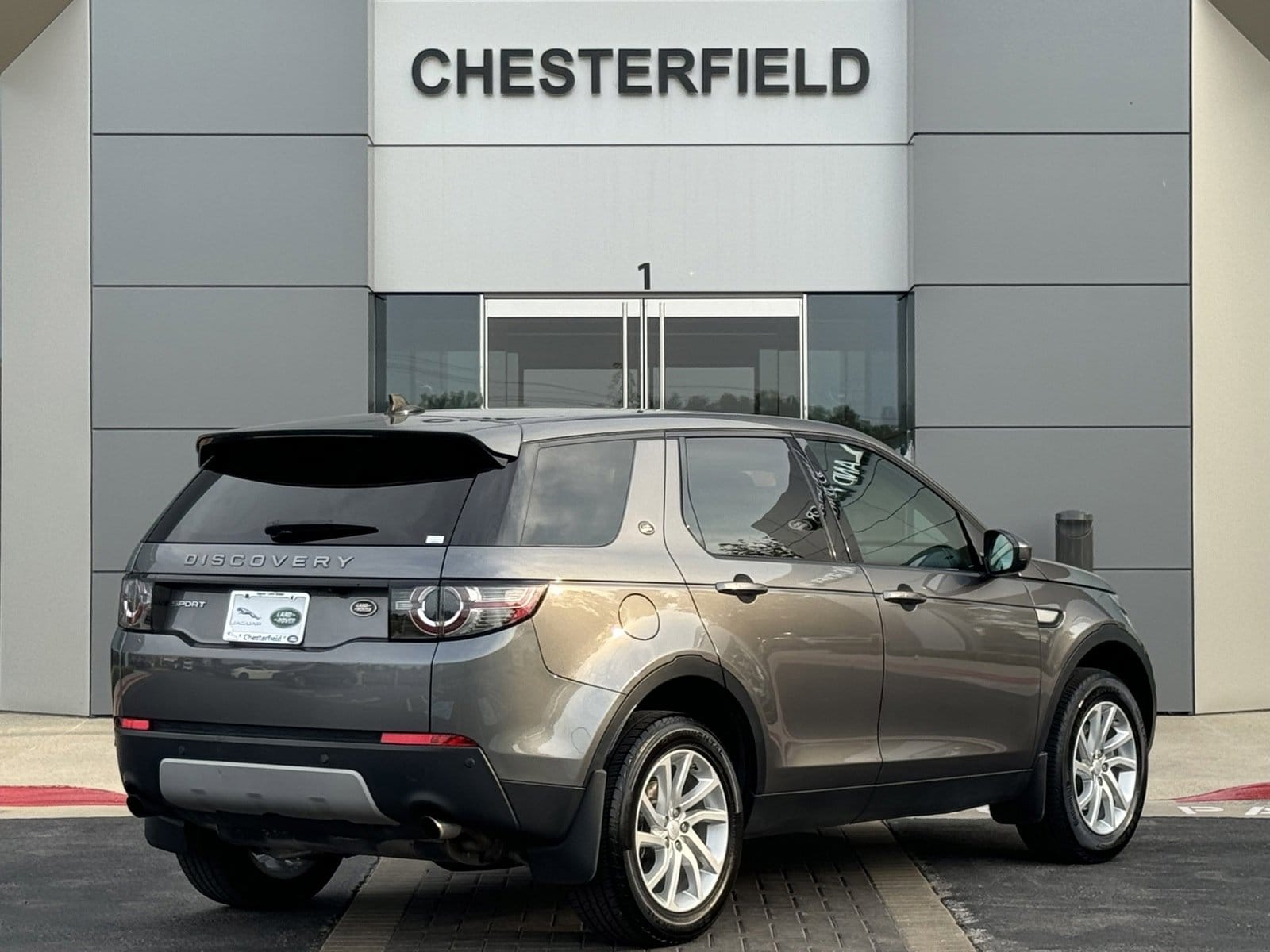 Used 2016 Land Rover Discovery Sport HSE with VIN SALCR2BGXGH617015 for sale in Chesterfield, MO