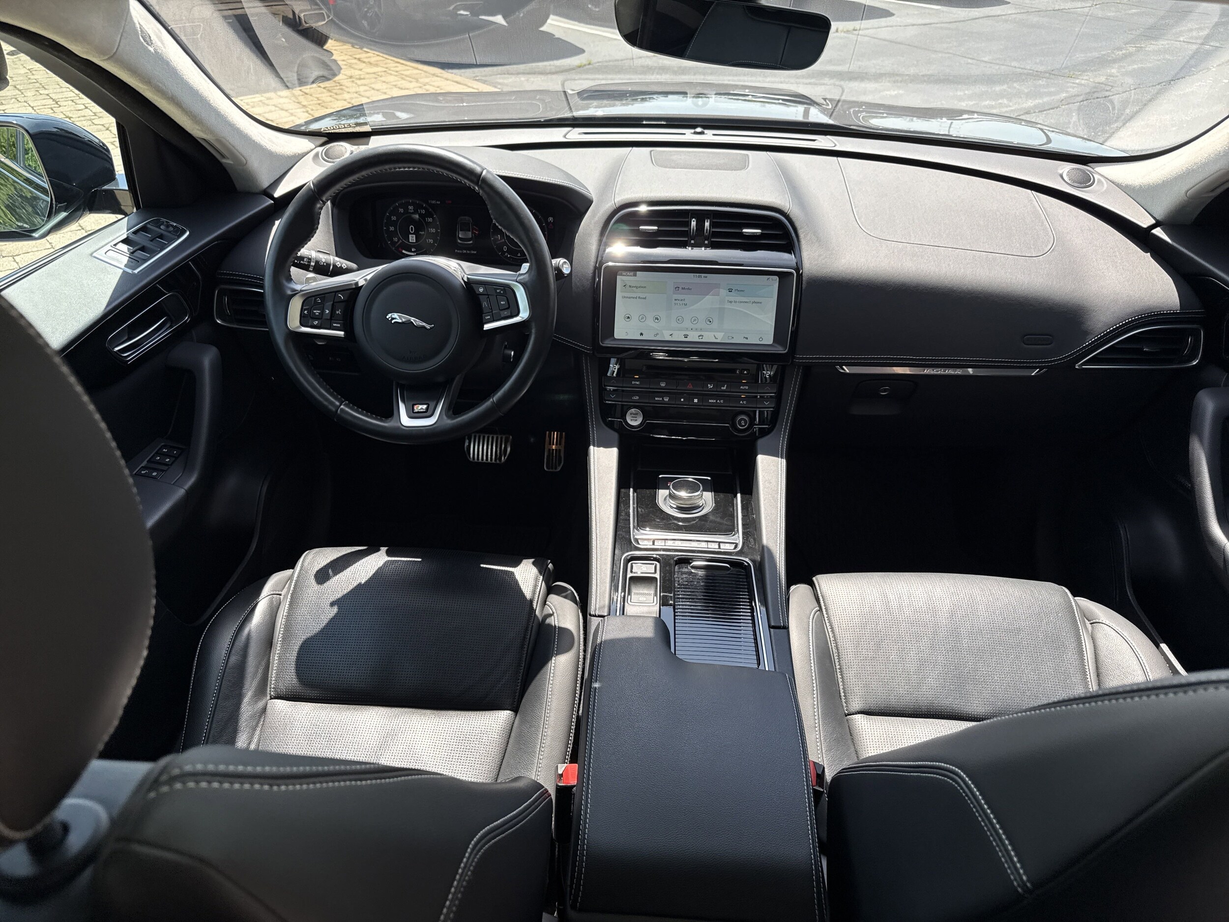 2020 Jaguar F-PACE R-Sport photo 4