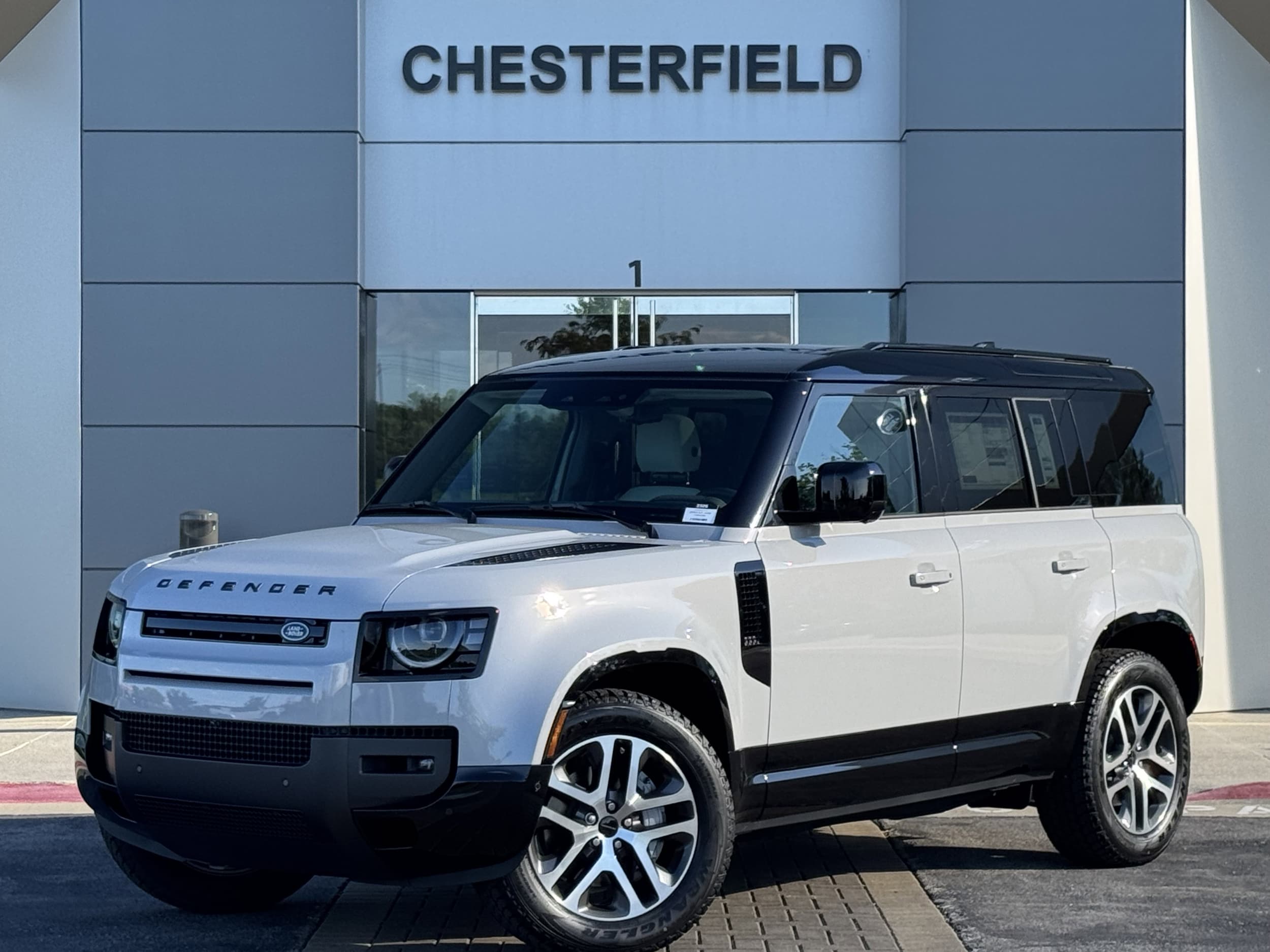 2026 Land Rover Defender 110 X-Dynamic SE P400's photo