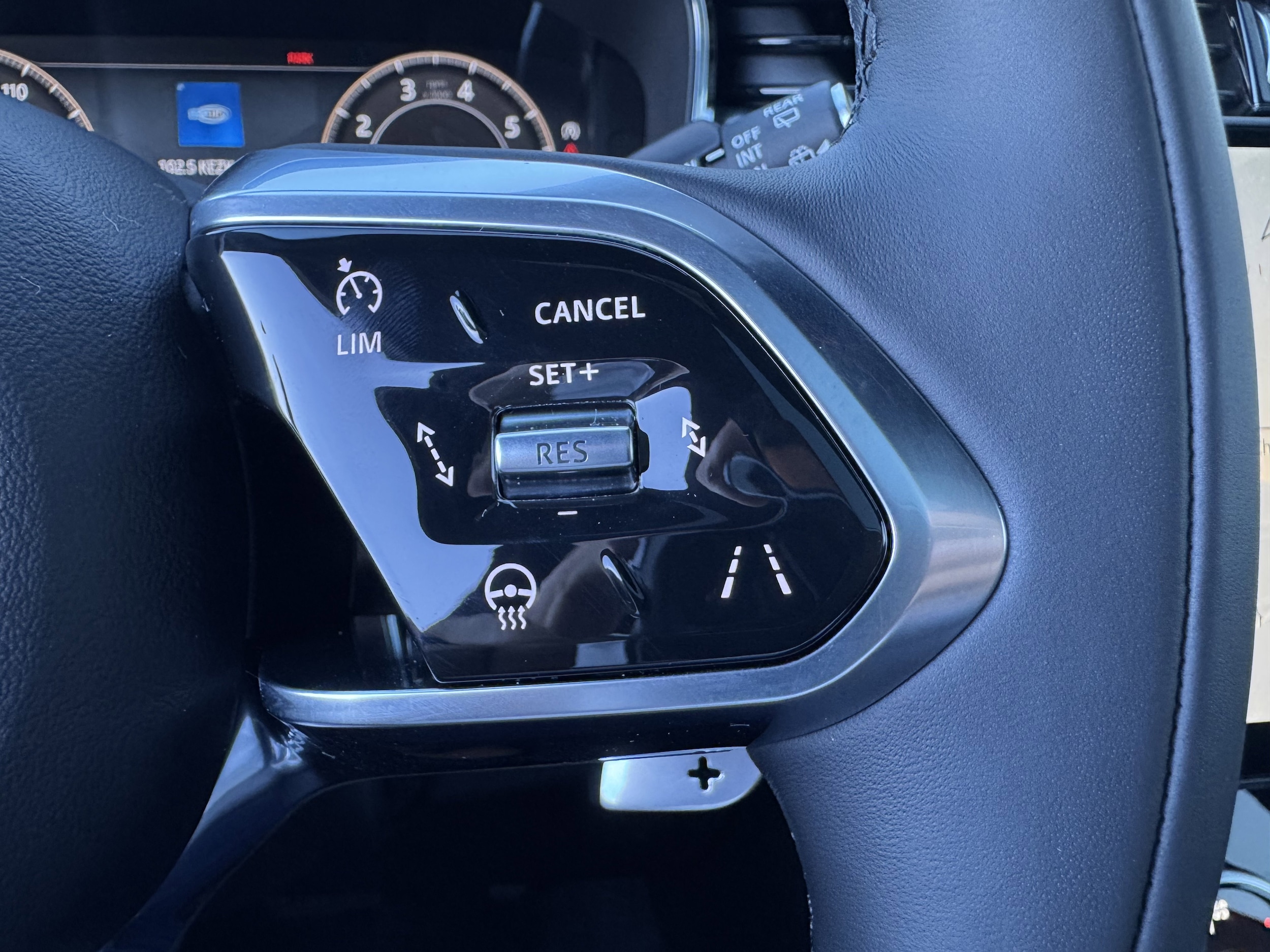 2026 Jaguar F-Pace R-Dynamic S - Photo 17