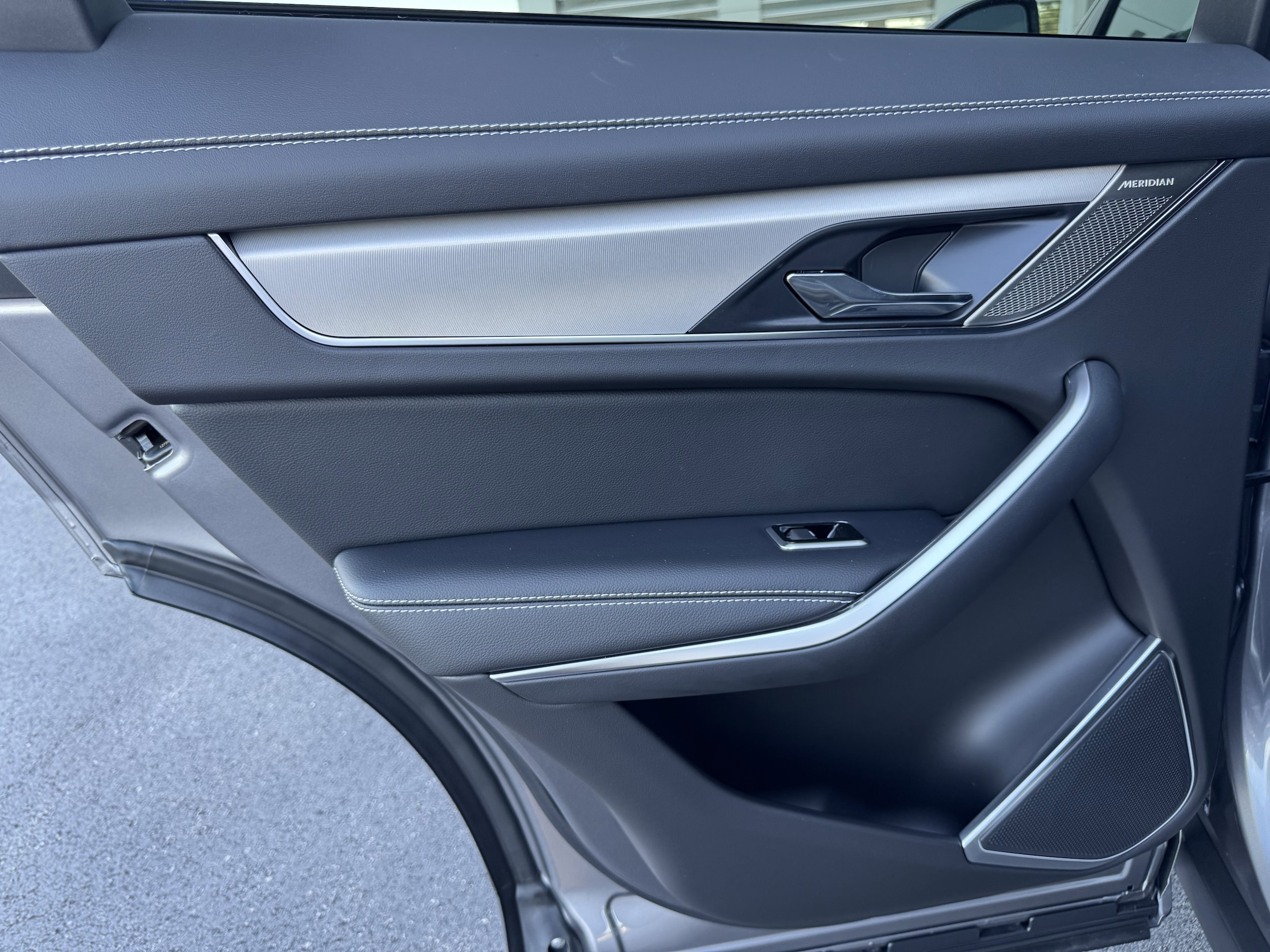 2026 Jaguar F-Pace R-Dynamic S - Photo 29
