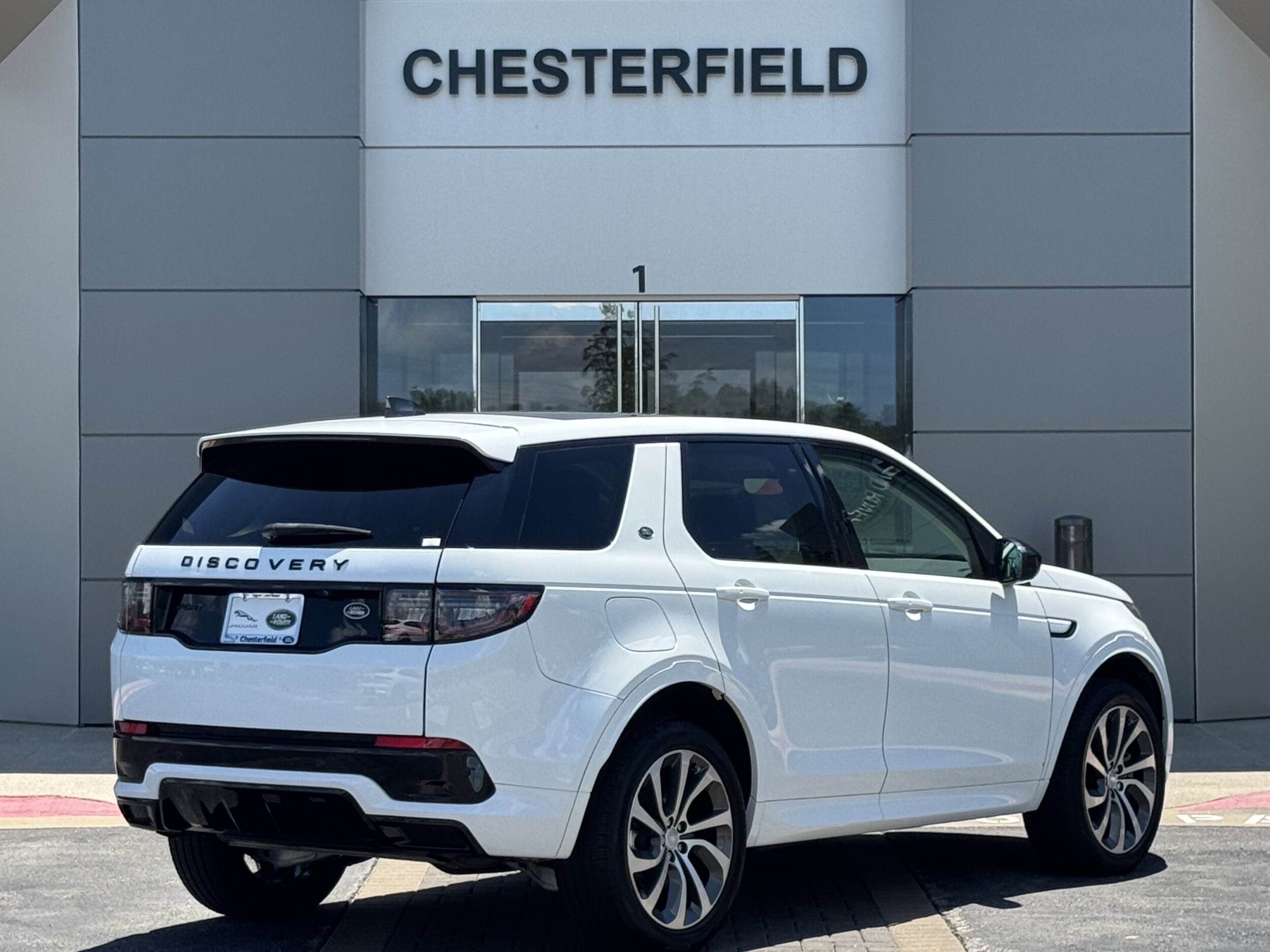 2022 Land Rover Discovery Sport SE R-Dynamic photo 2