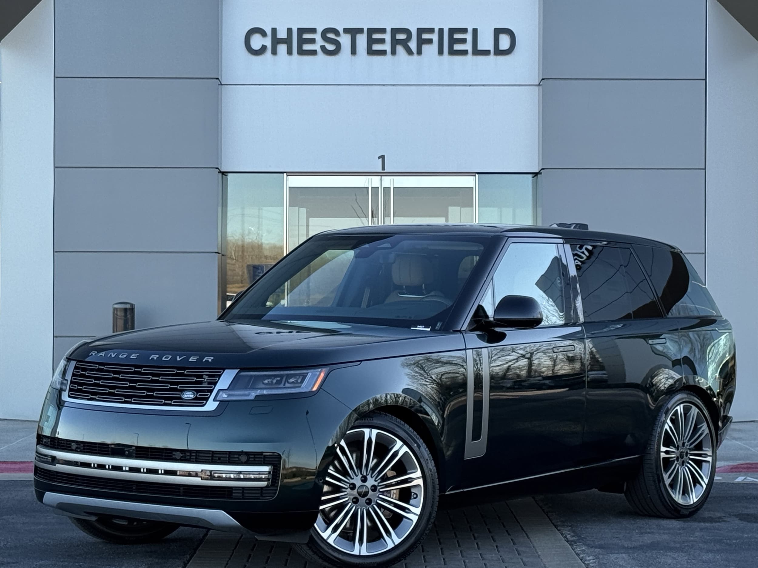 2026 Land Rover Range Rover SE's photo