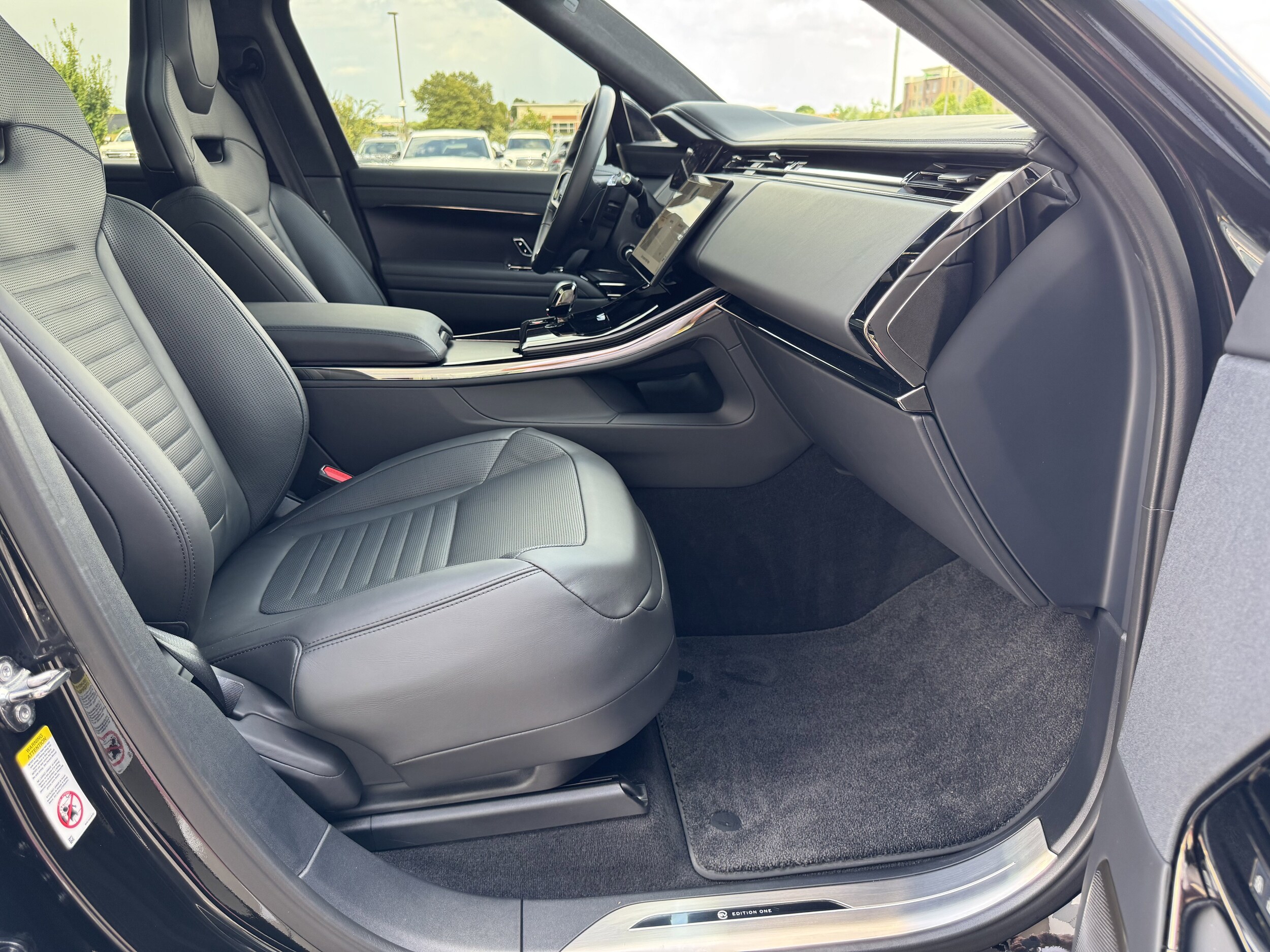 2024 Land Rover Range Rover Sport photo 2