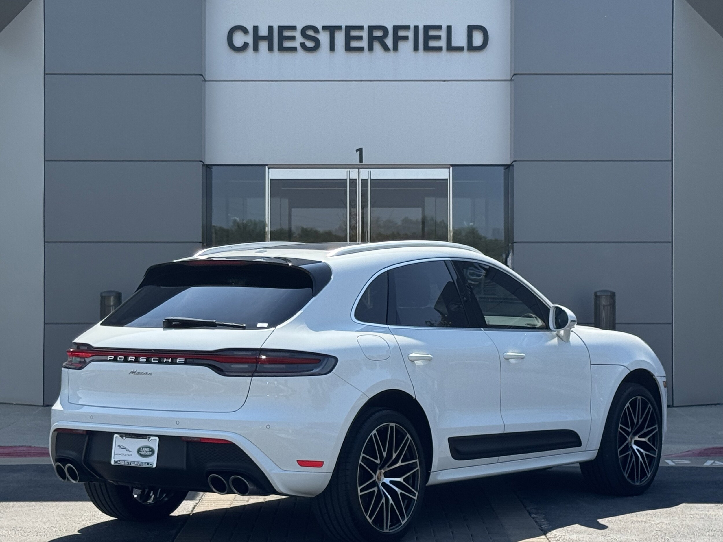 2023 Porsche Macan T photo 2