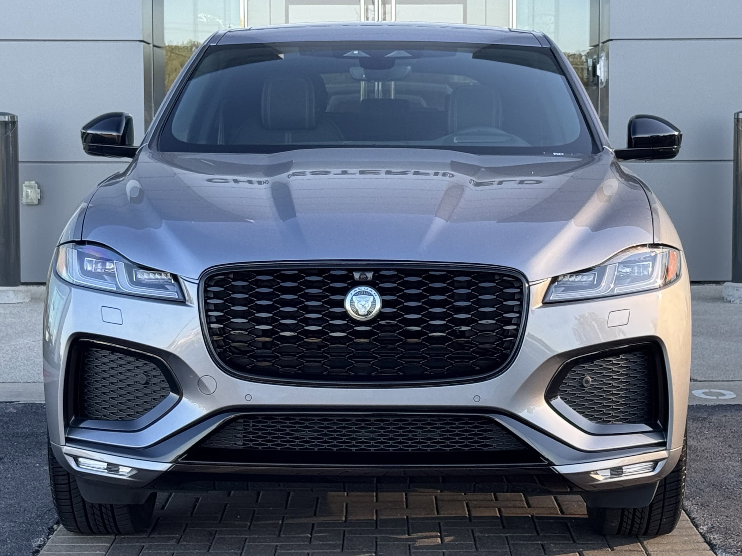 2026 Jaguar F-Pace R-Dynamic S - Photo 8