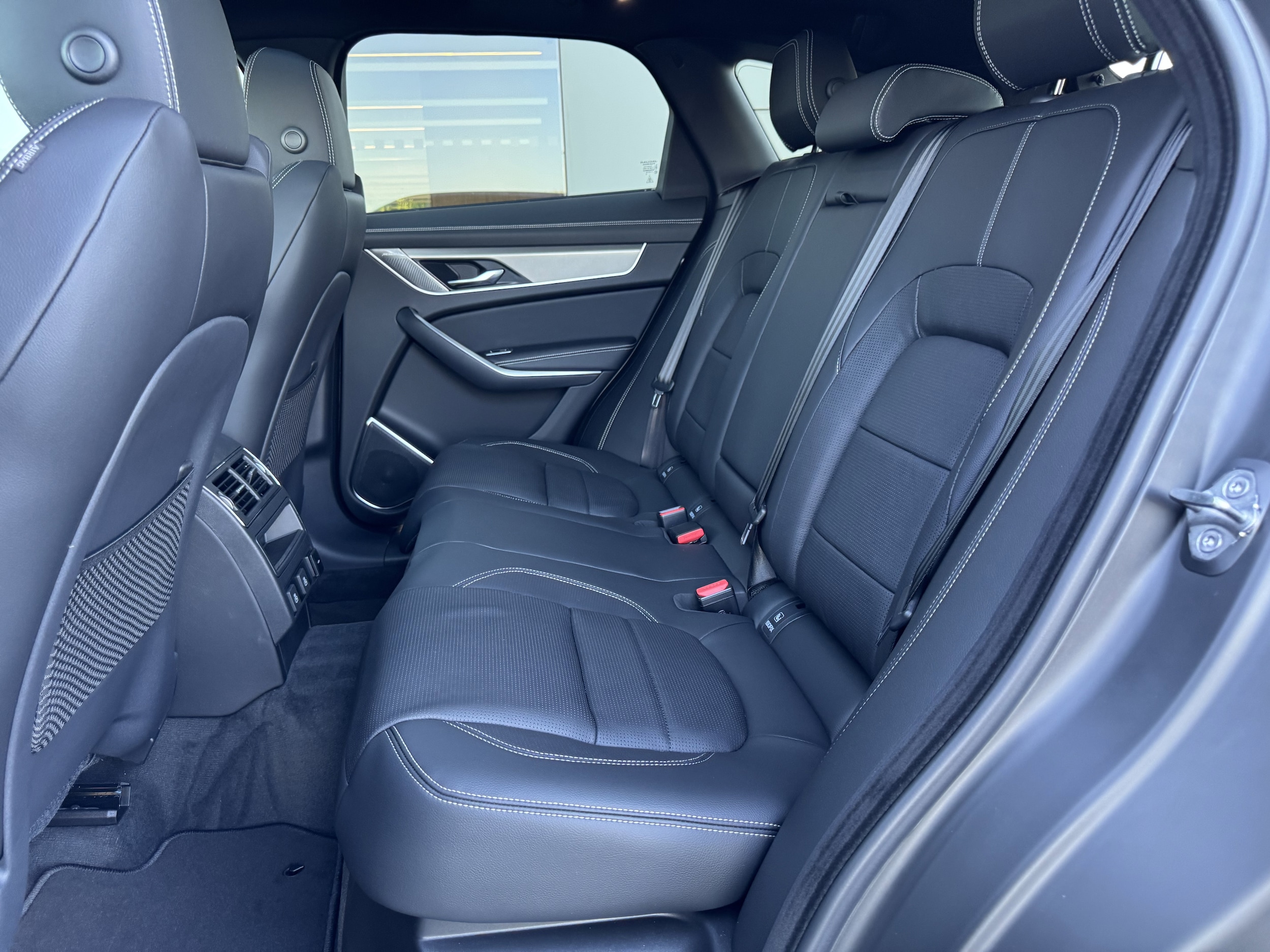 2026 Jaguar F-Pace R-Dynamic S - Photo 27