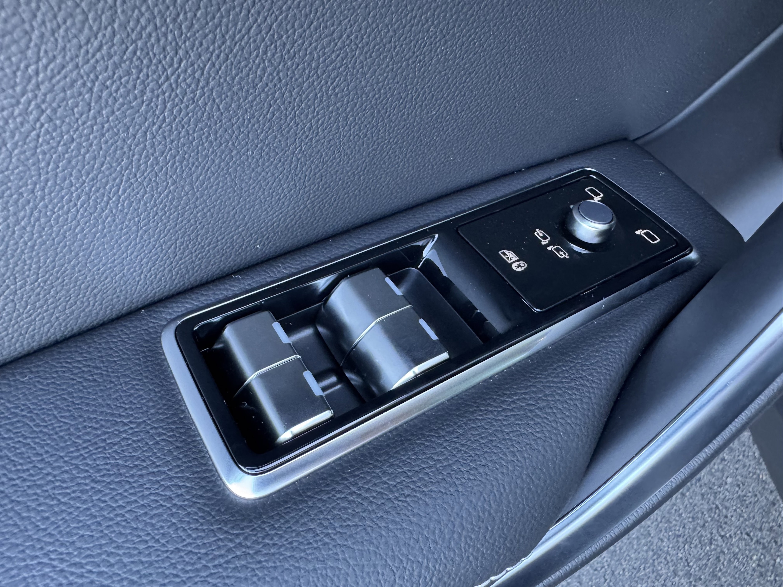 2026 Jaguar F-Pace R-Dynamic S - Photo 12