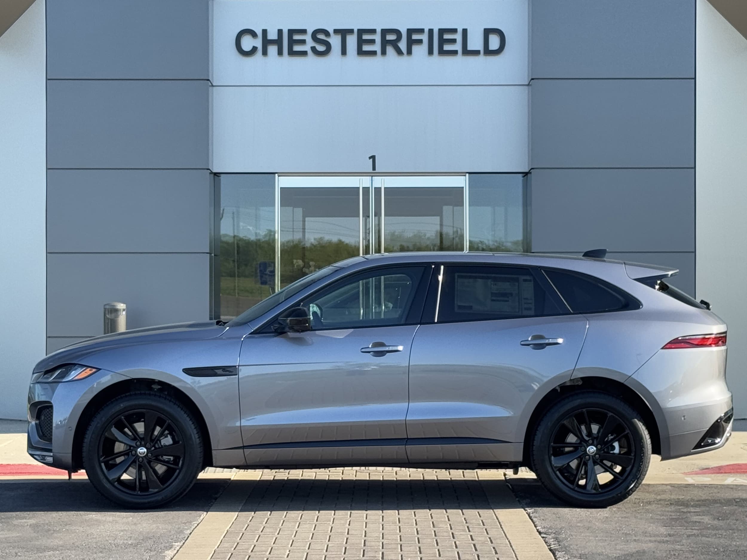 2026 Jaguar F-Pace R-Dynamic S - Photo 6