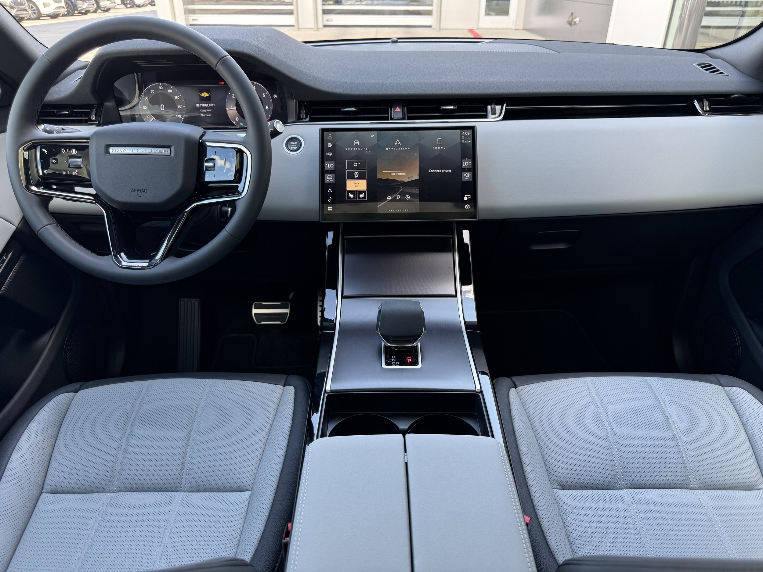 2026 Land Rover Range Rover Evoque Dynamic SE photo 3