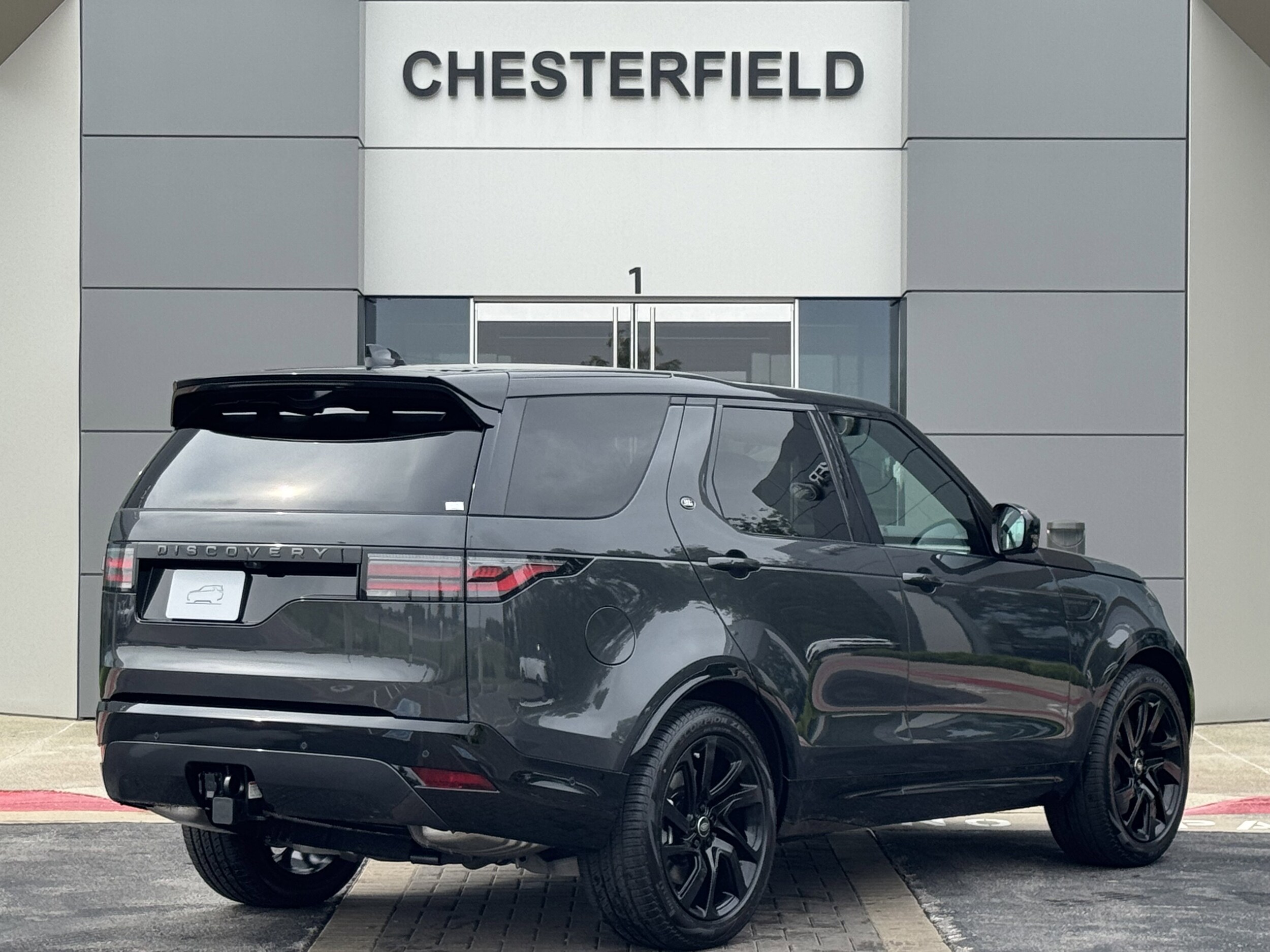 2025 Land Rover Discovery SE photo 2