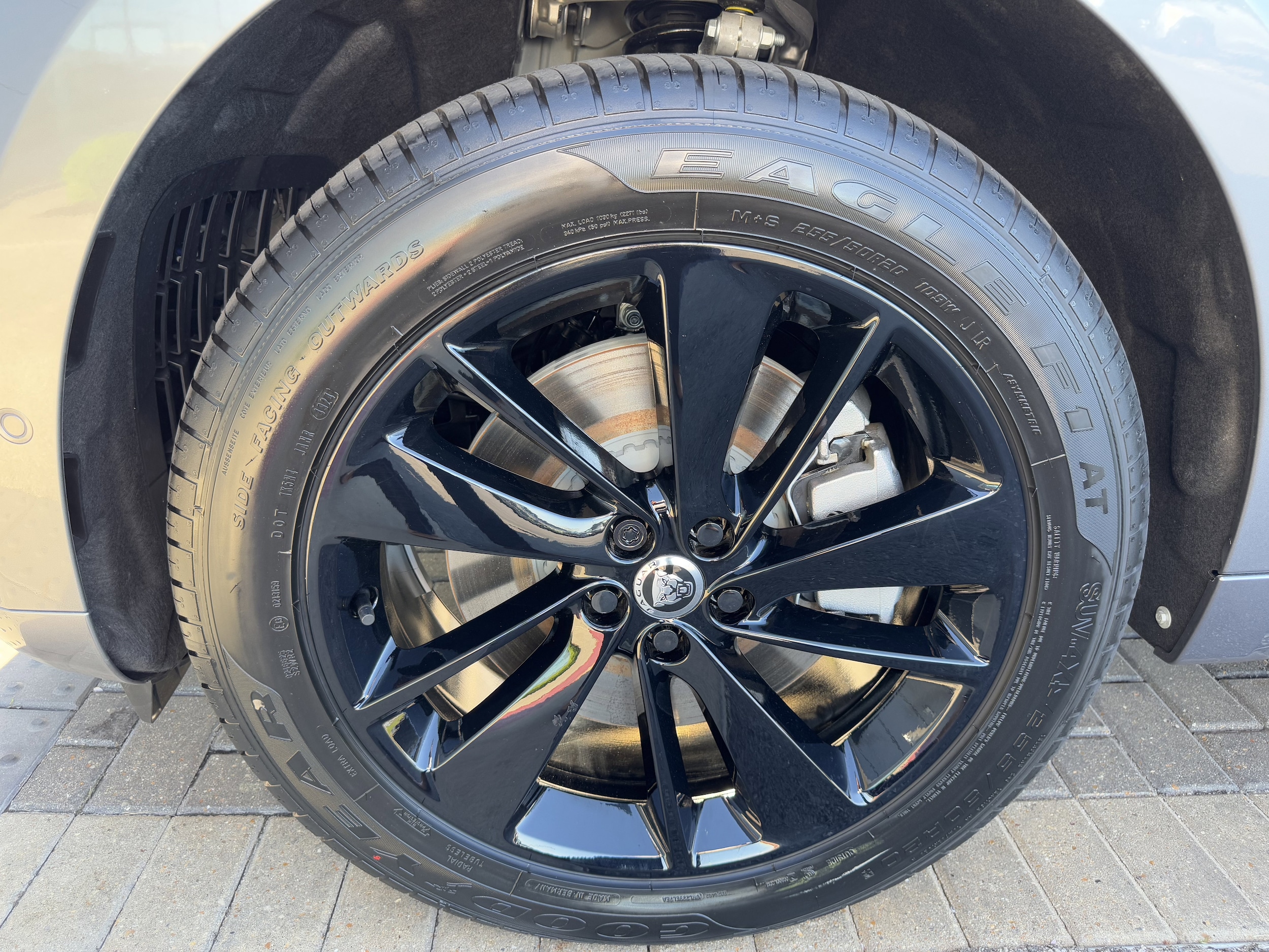 2026 Jaguar F-Pace R-Dynamic S - Photo 9