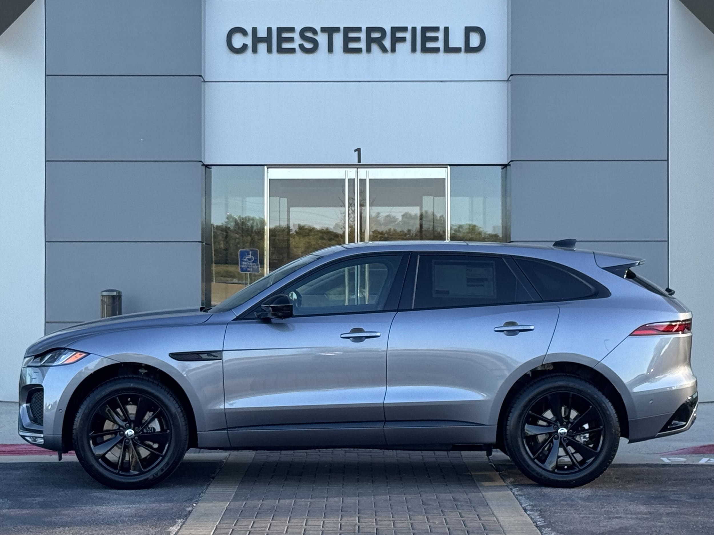 2026 Jaguar F-Pace R-Dynamic S - Photo 6