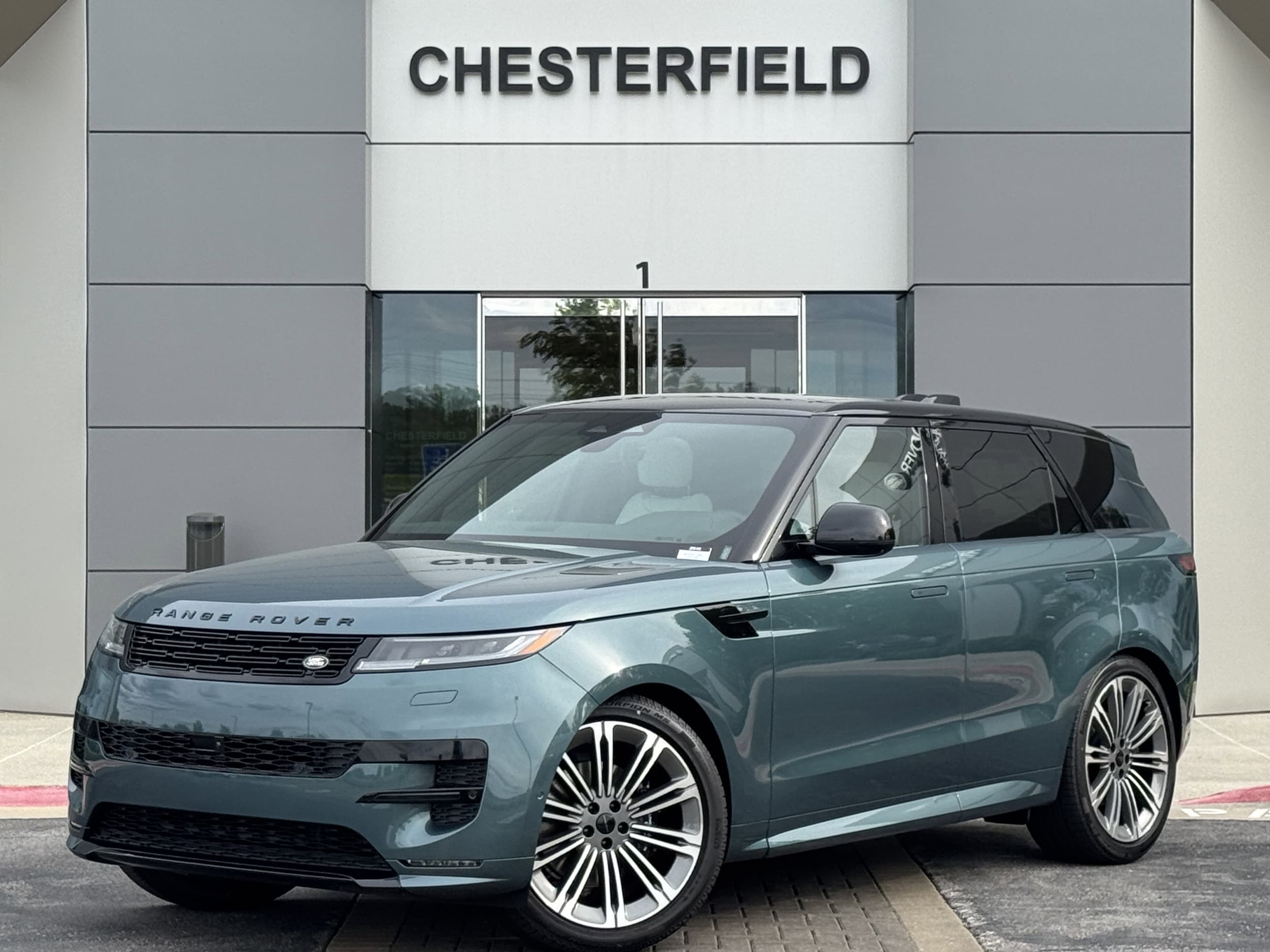 2026 Land Rover Range Rover Sport P400 MHEV Dynamic SE's photo
