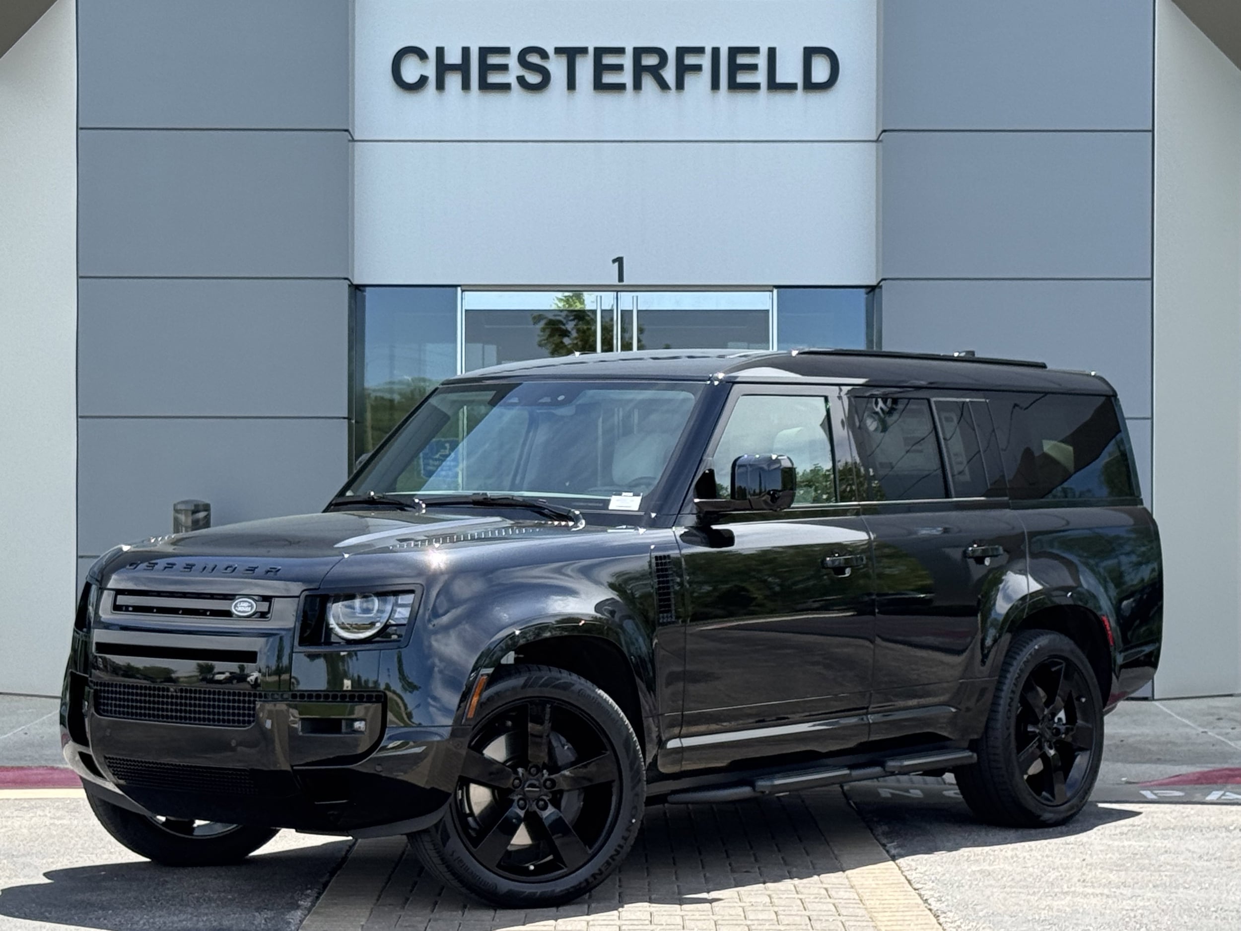 2026 Land Rover Defender 130 X-Dynamic SE P400's photo