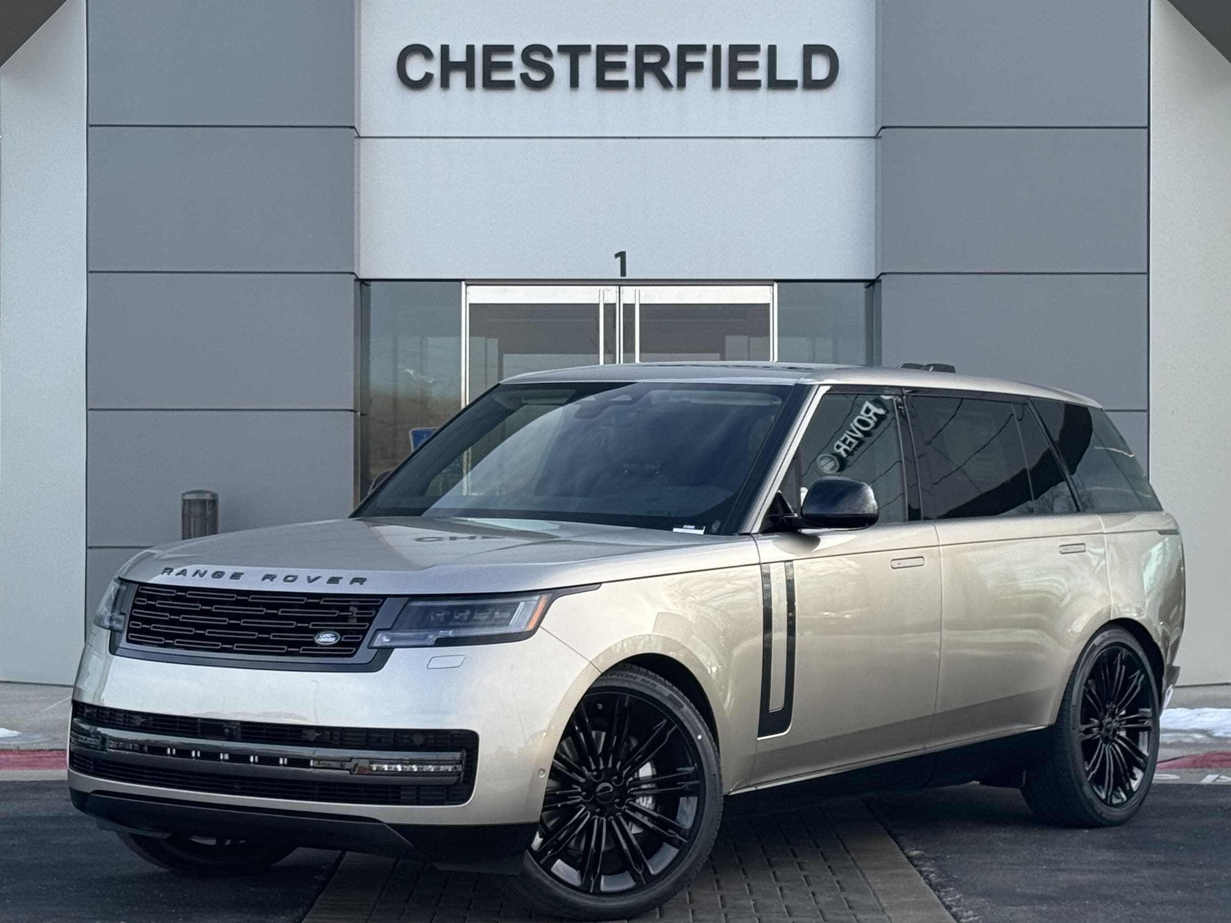 2026 Land Rover Range Rover 3.0 SE LWB 7's photo