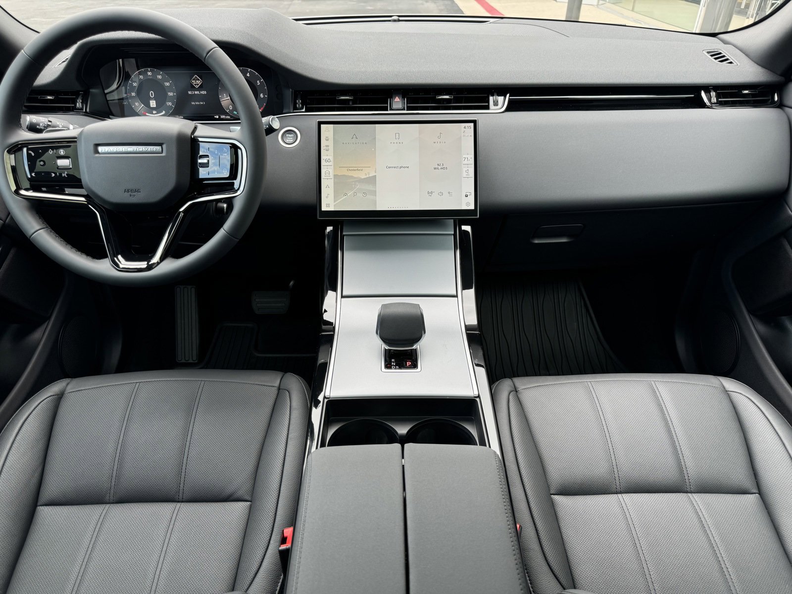 2025 Land Rover Range Rover Evoque S photo 4