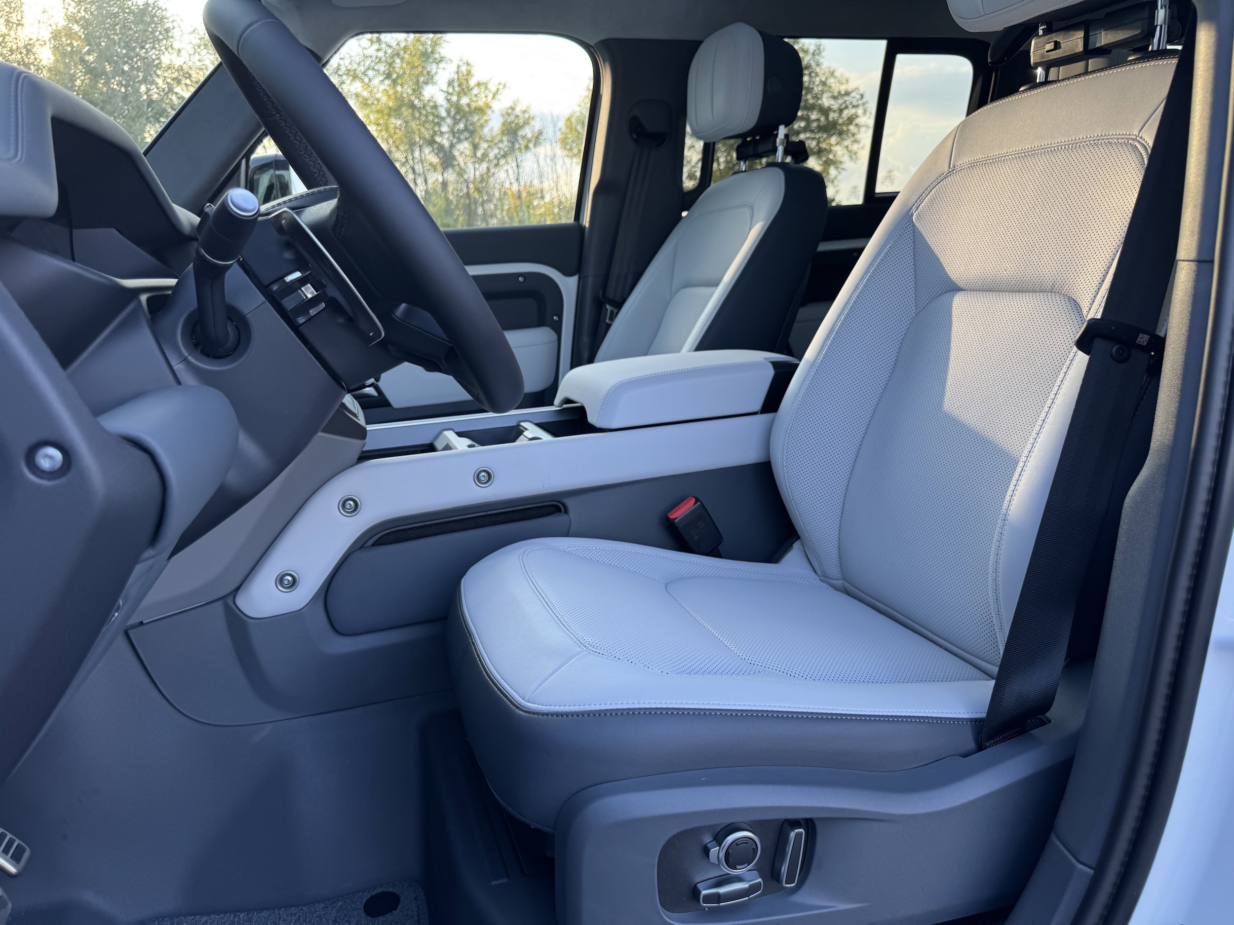 2026 Land Rover Defender V8 - Photo 15