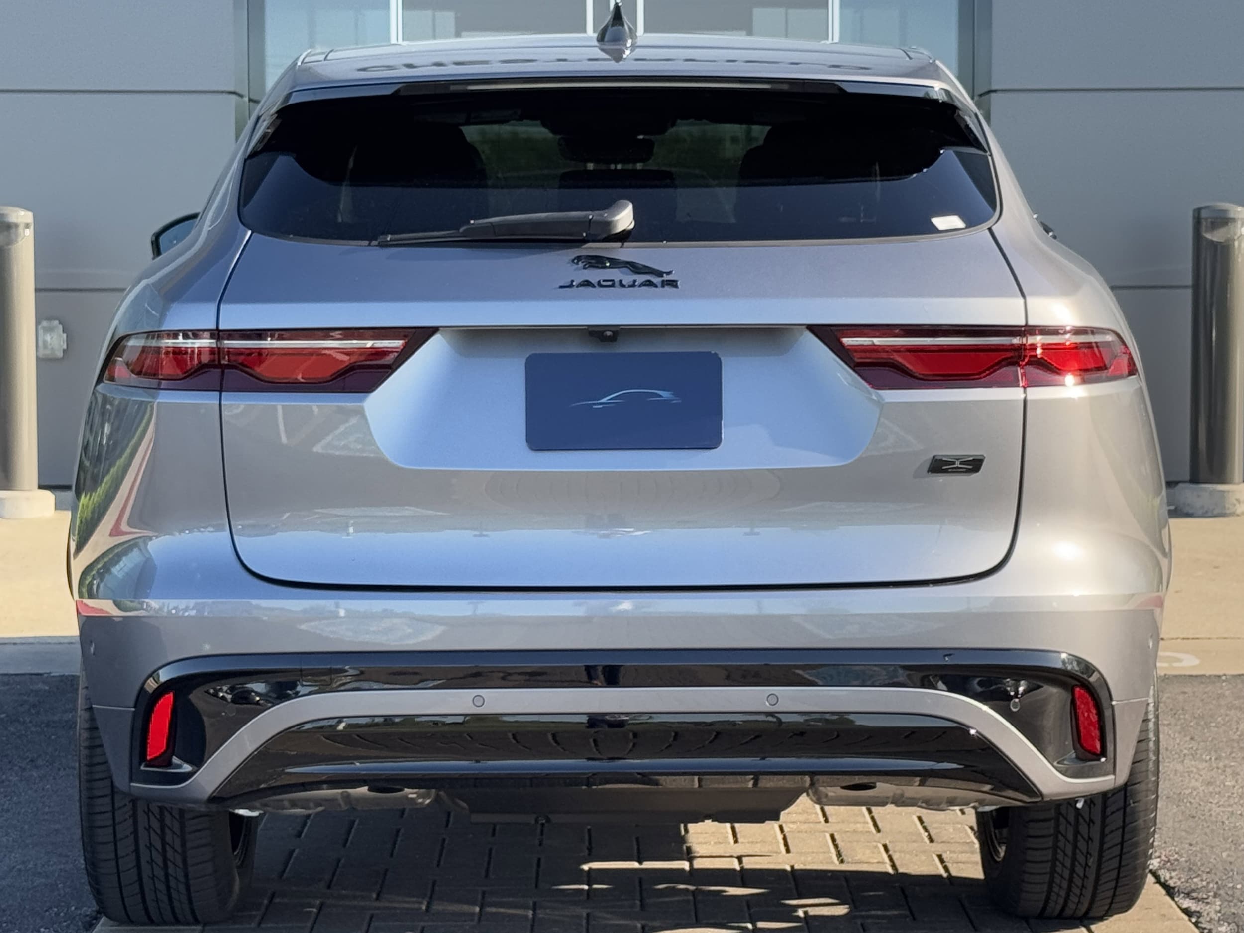 2026 Jaguar F-Pace R-Dynamic S - Photo 7