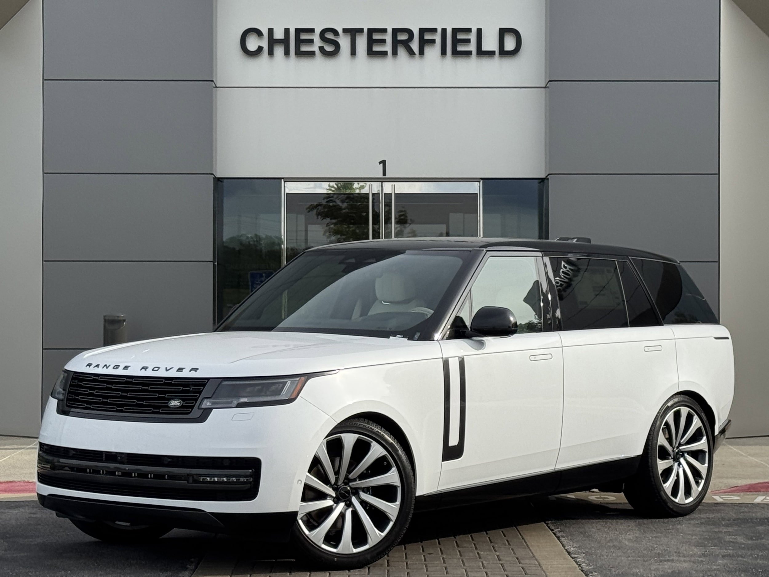 2026 Land Rover Range Rover SE