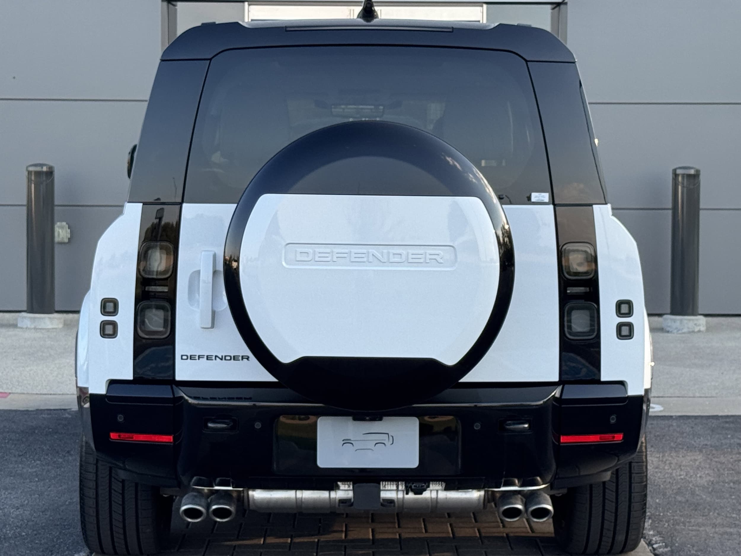 2026 Land Rover Defender V8 - Photo 7