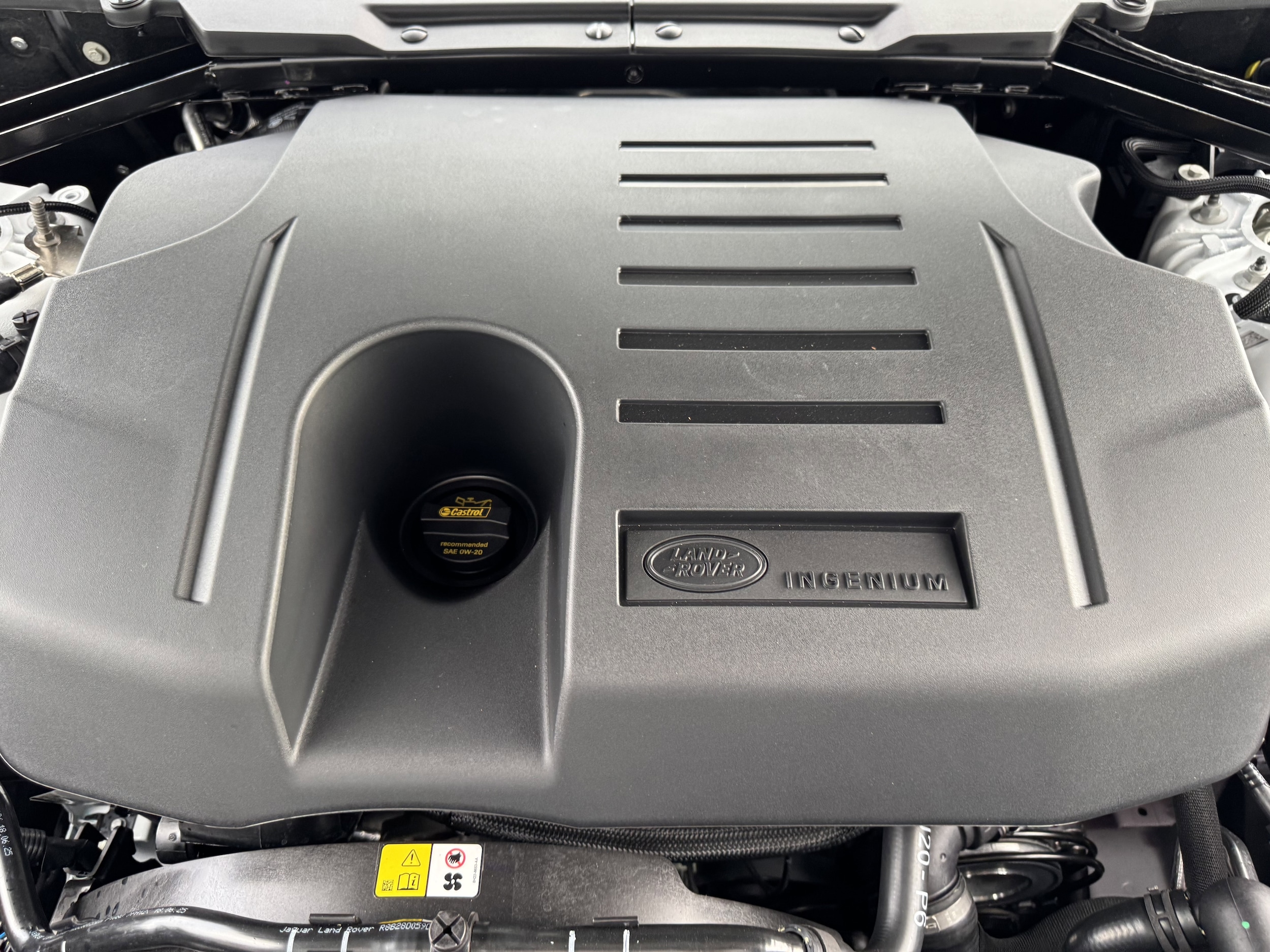 2026 Land Rover Defender X-Dynamic SE - Photo 32
