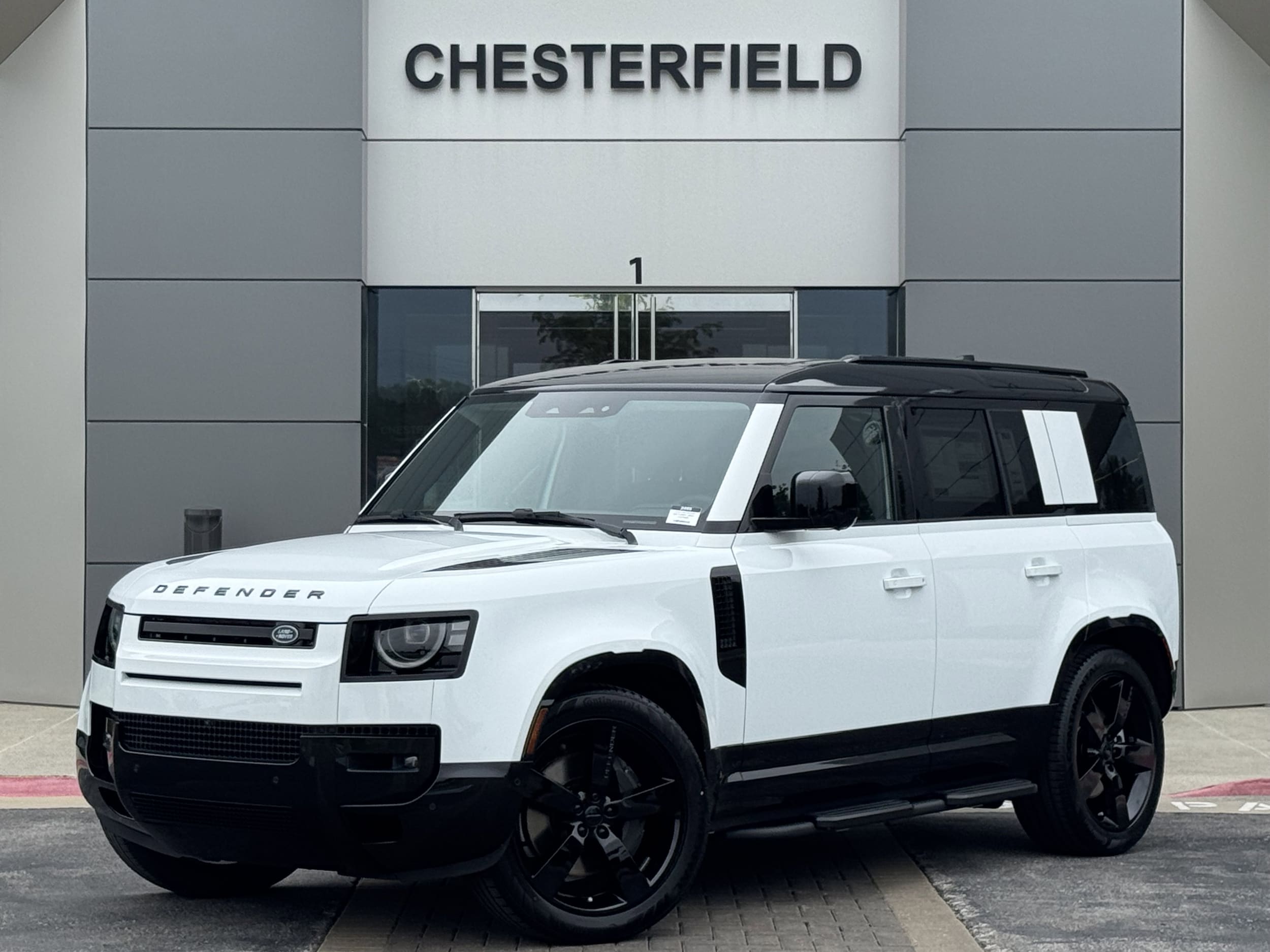 2026 Land Rover Defender 110 X-Dynamic SE P400's photo