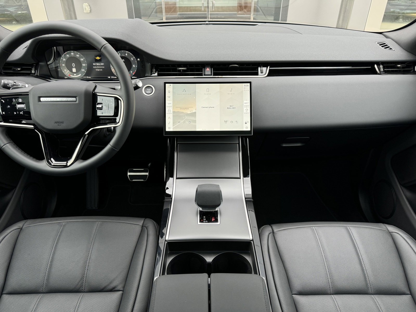 2025 Land Rover Range Rover Evoque Dynamic SE photo 4