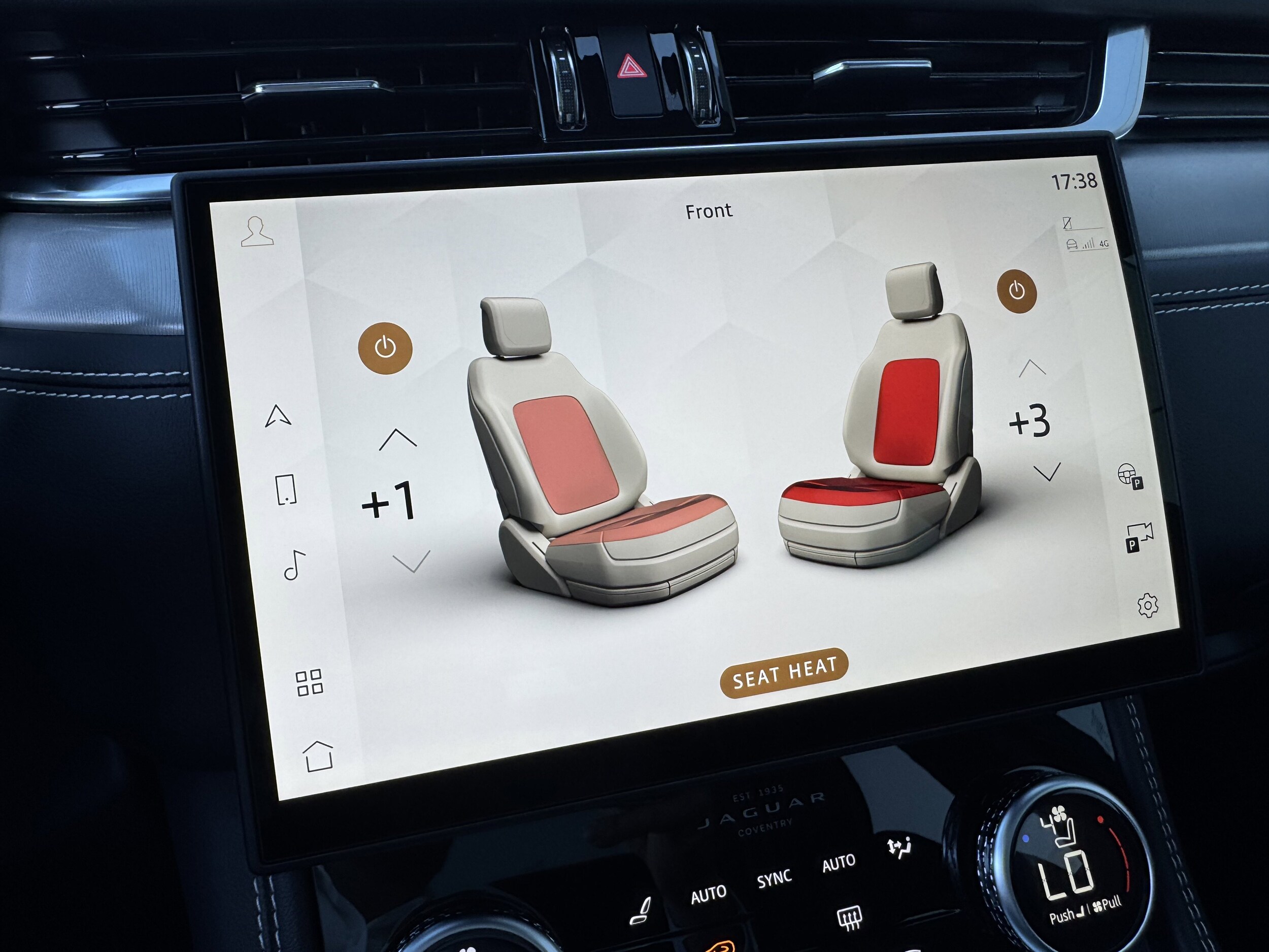 2026 Jaguar F-Pace R-Dynamic S - Photo 22