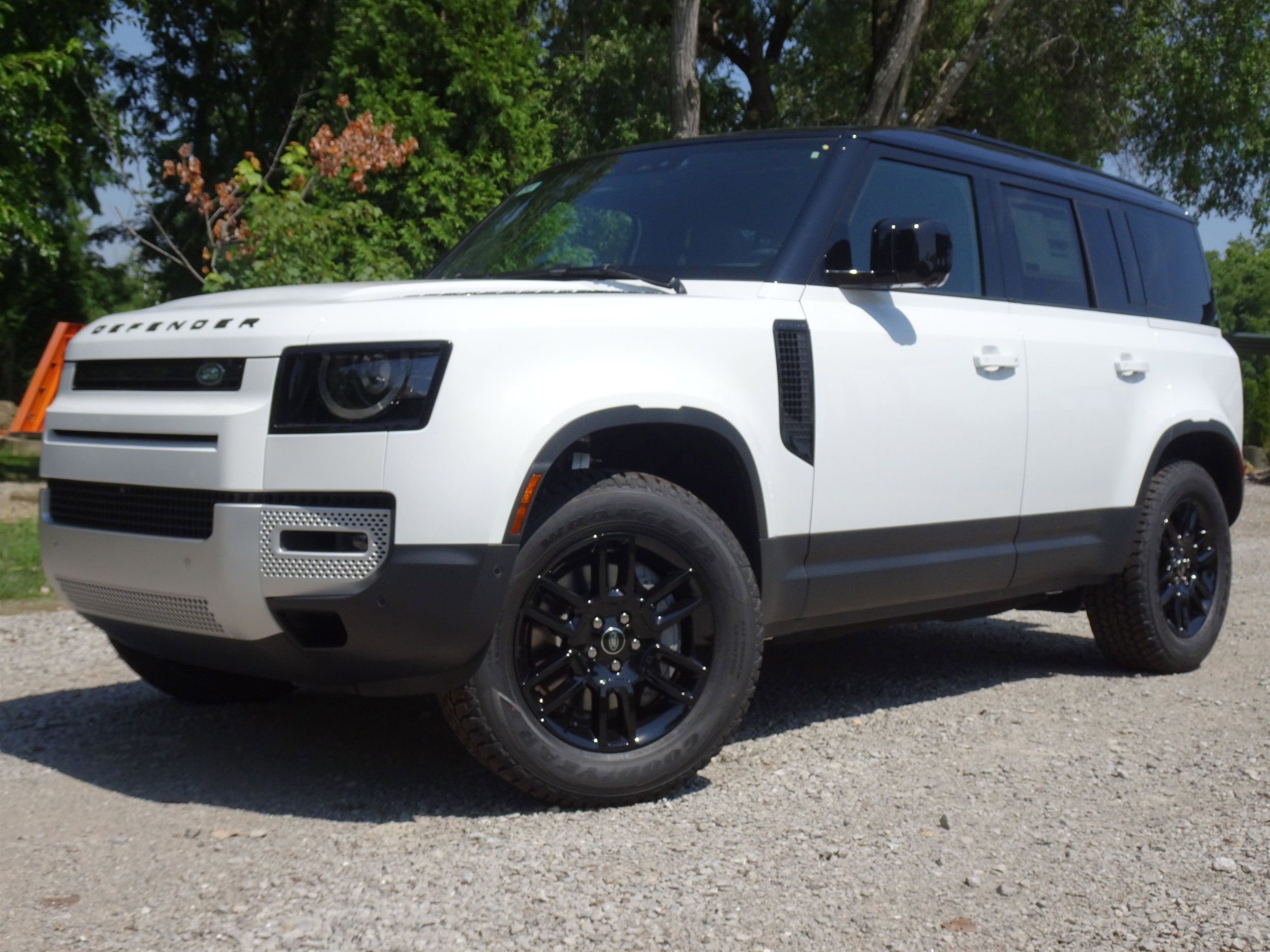 2025 Land Rover Defender 110 S