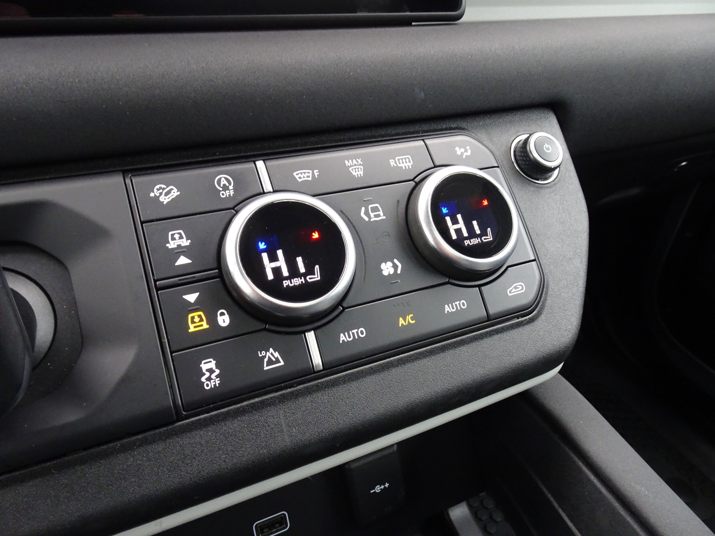 2020 Land Rover Defender SE - Photo 31