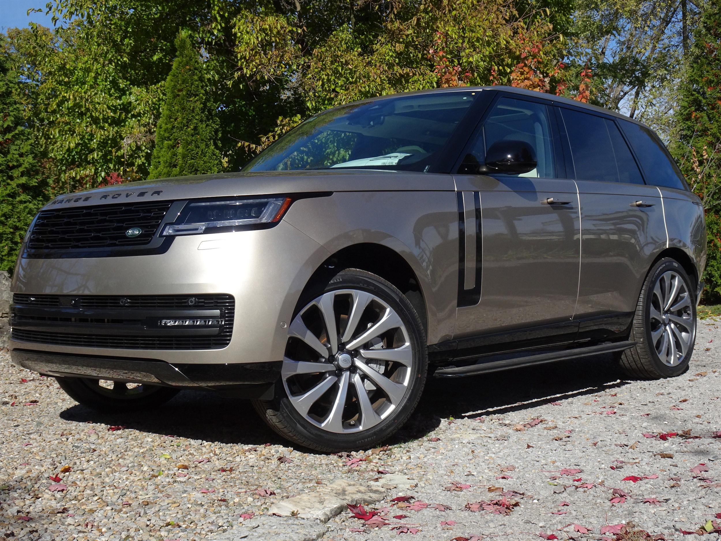 2025 Land Rover Range Rover SE's photo