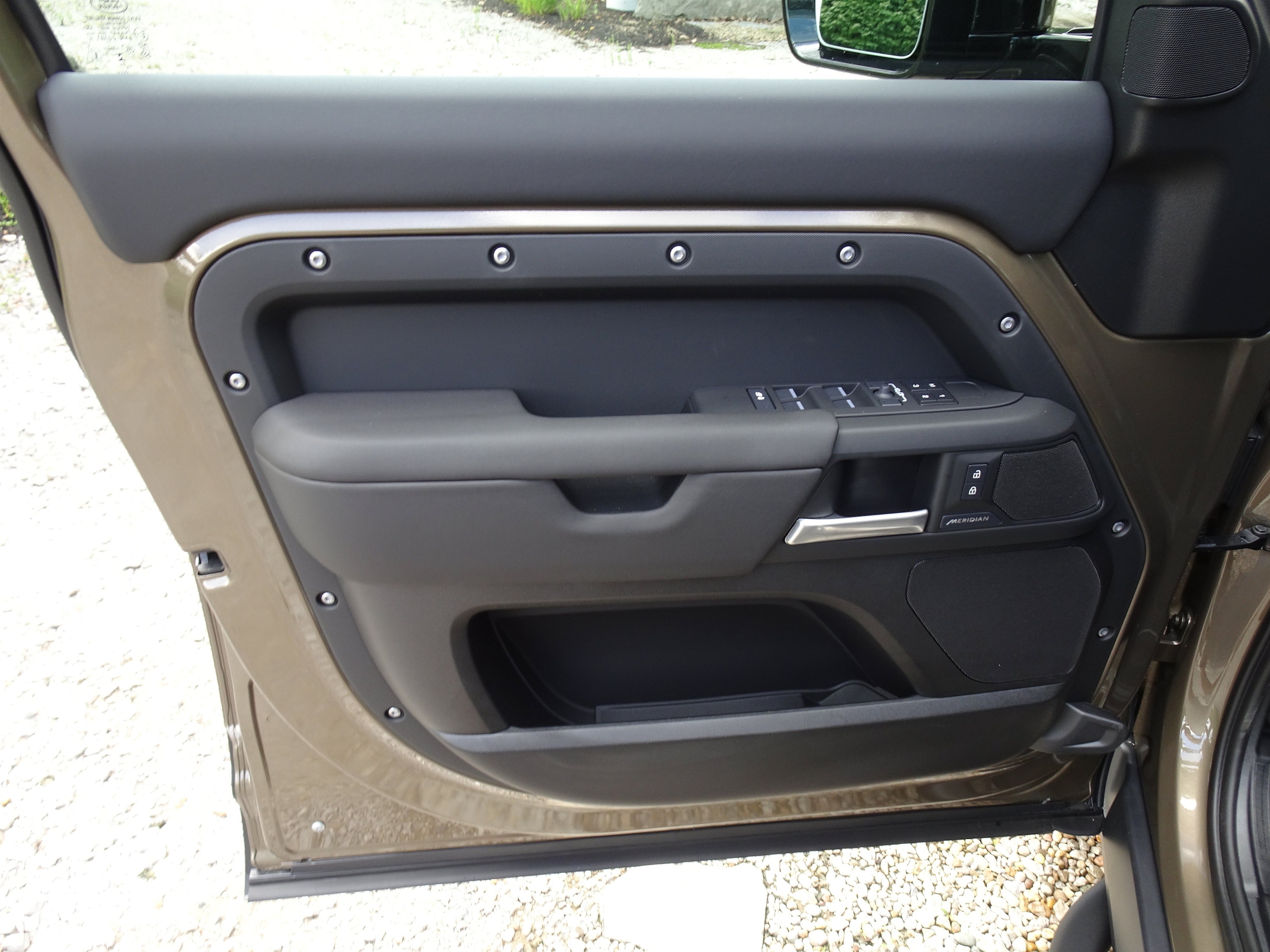 2025 Land Rover Defender S - Photo 19