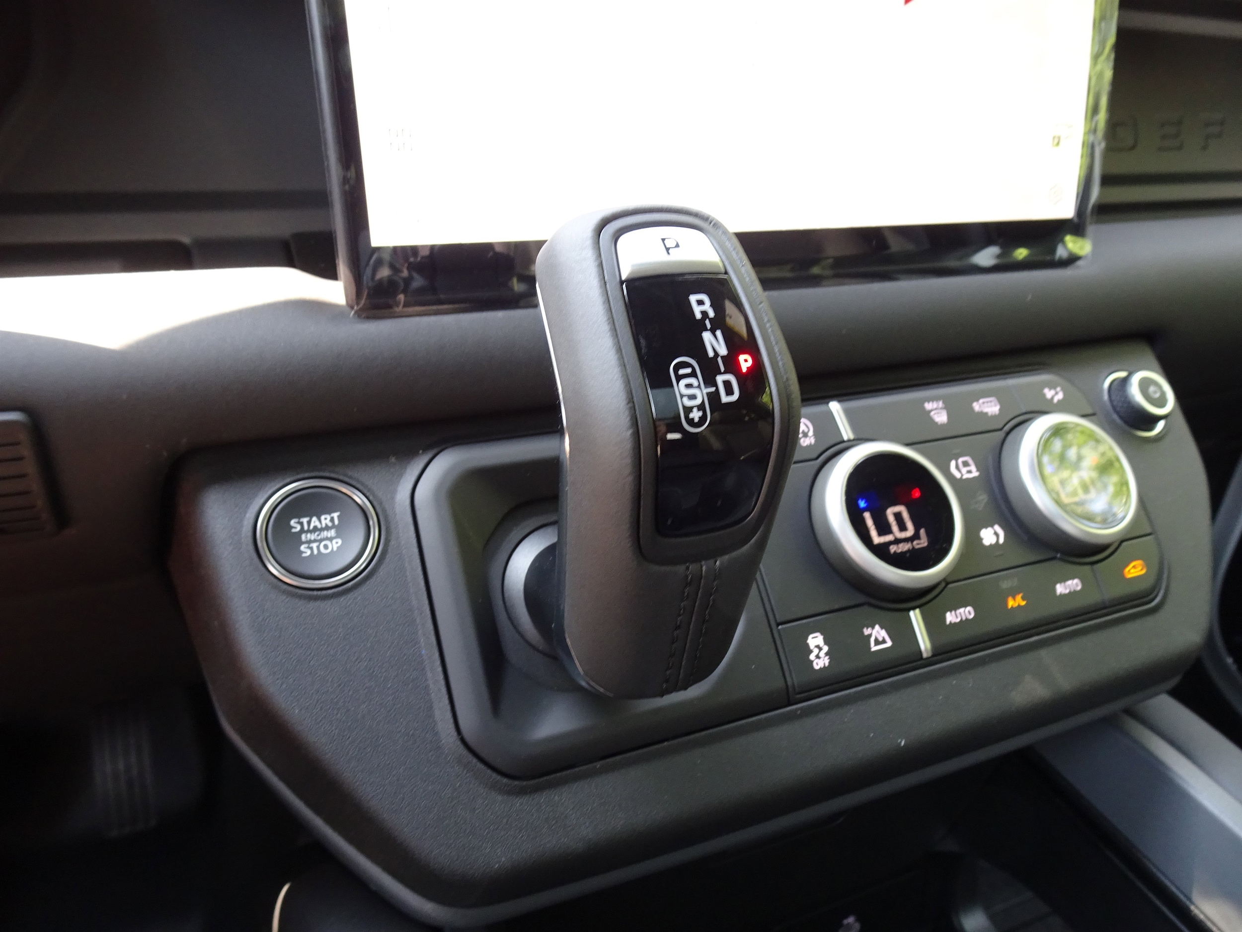 2025 Land Rover Defender S - Photo 14